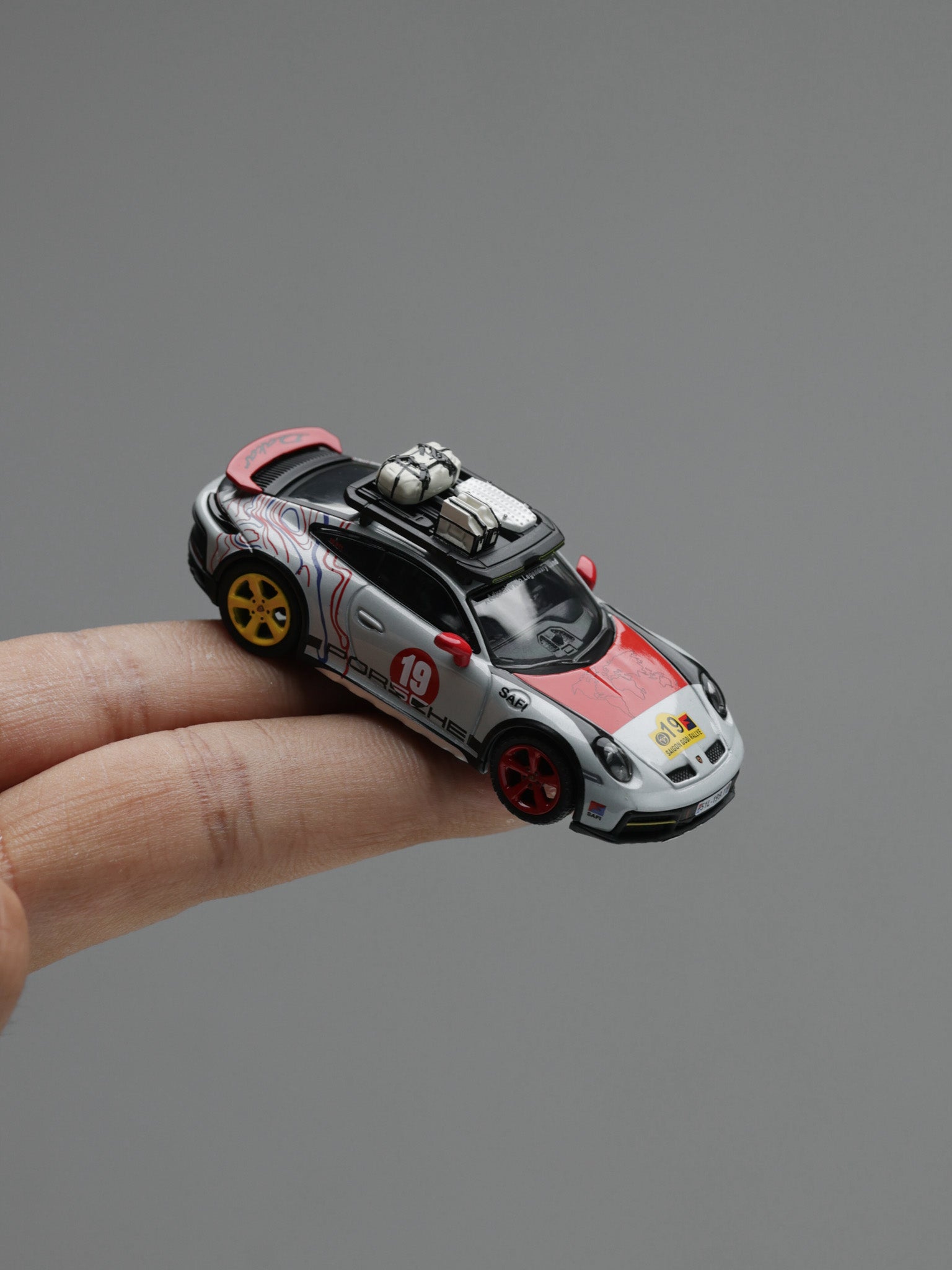 MINI GT: 1/64 Porsche 911 Dakar 