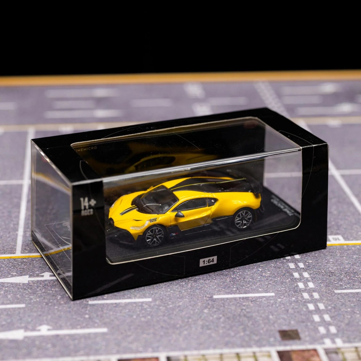 BUGATTI DIVO DIAMOND YELLOW