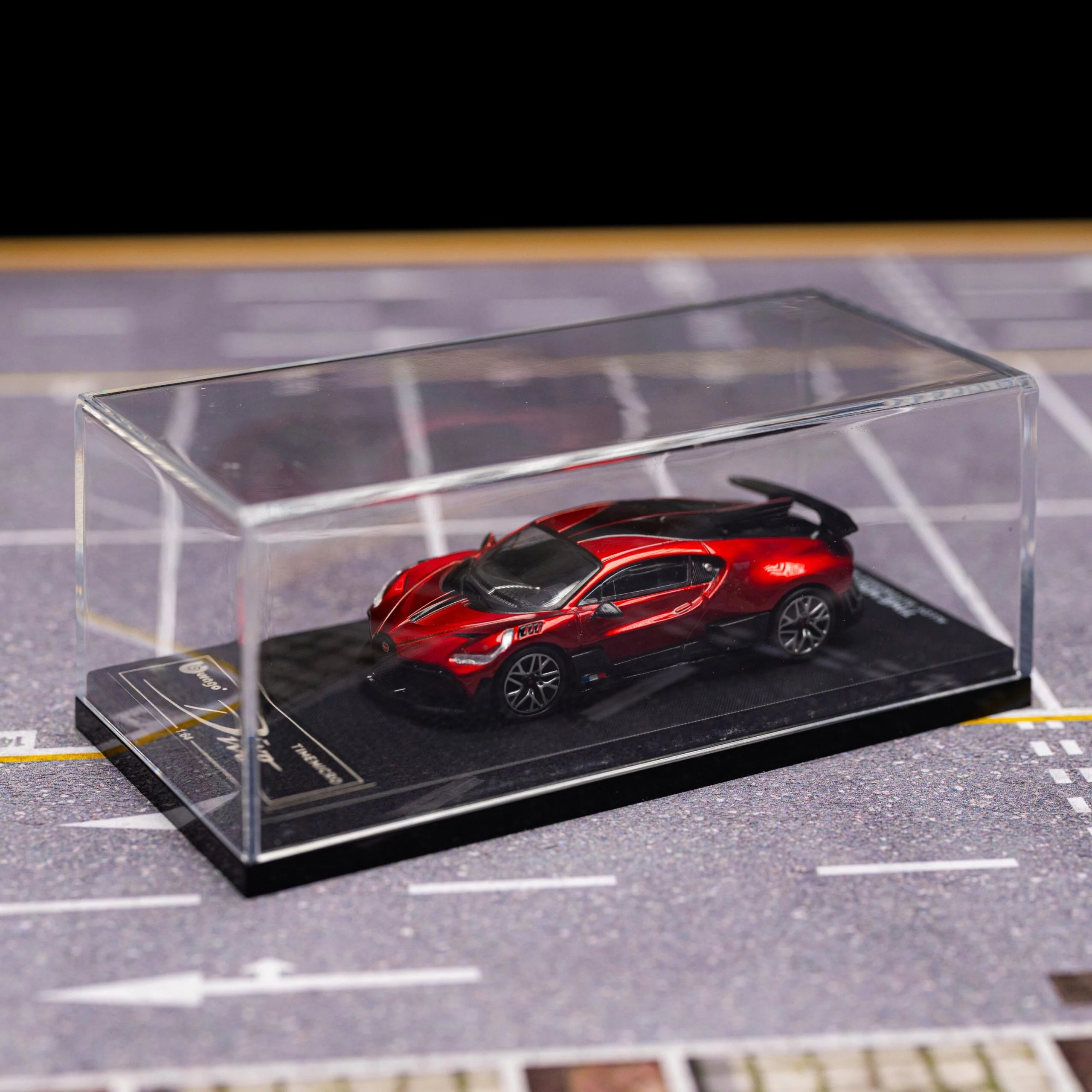 BUGATTI DIVO DIAMOND RED