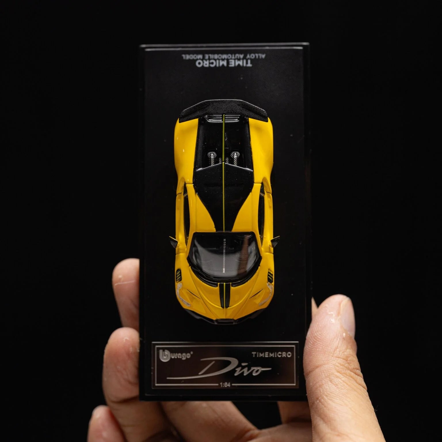 BUGATTI DIVO DIAMOND YELLOW