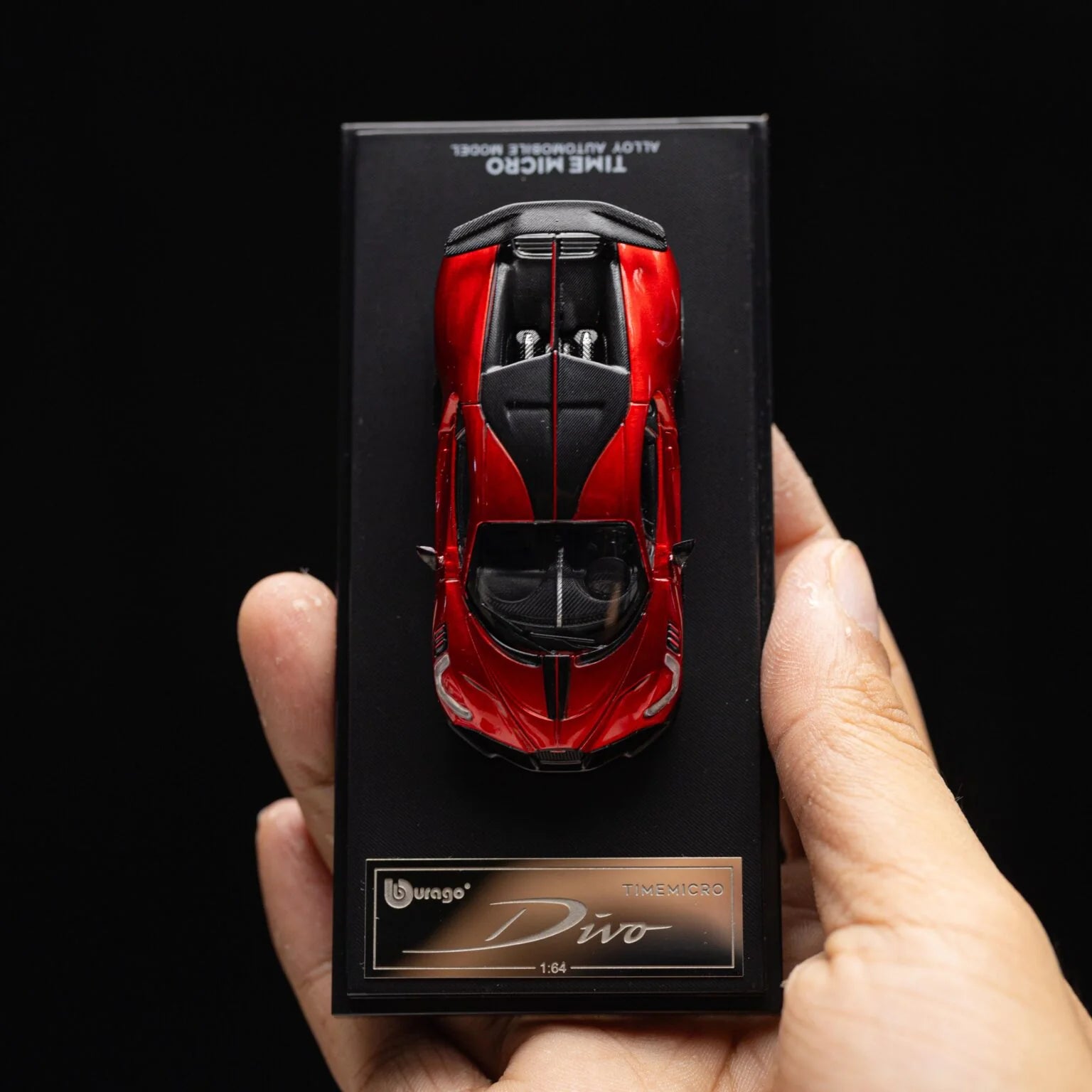 BUGATTI DIVO DIAMOND RED