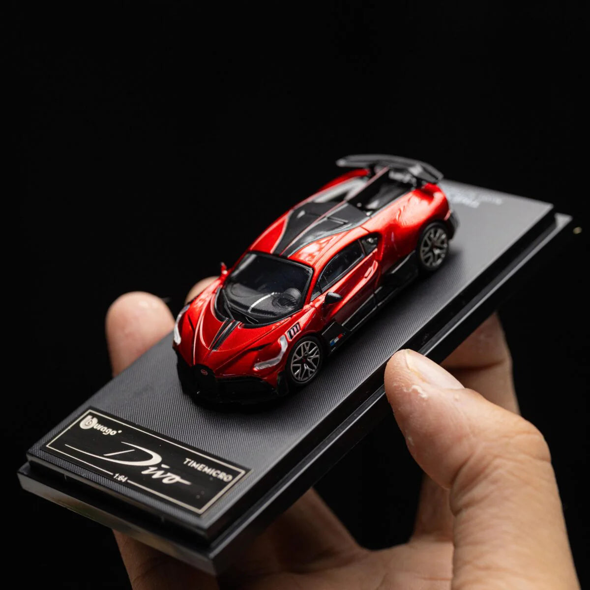 BUGATTI DIVO DIAMOND RED