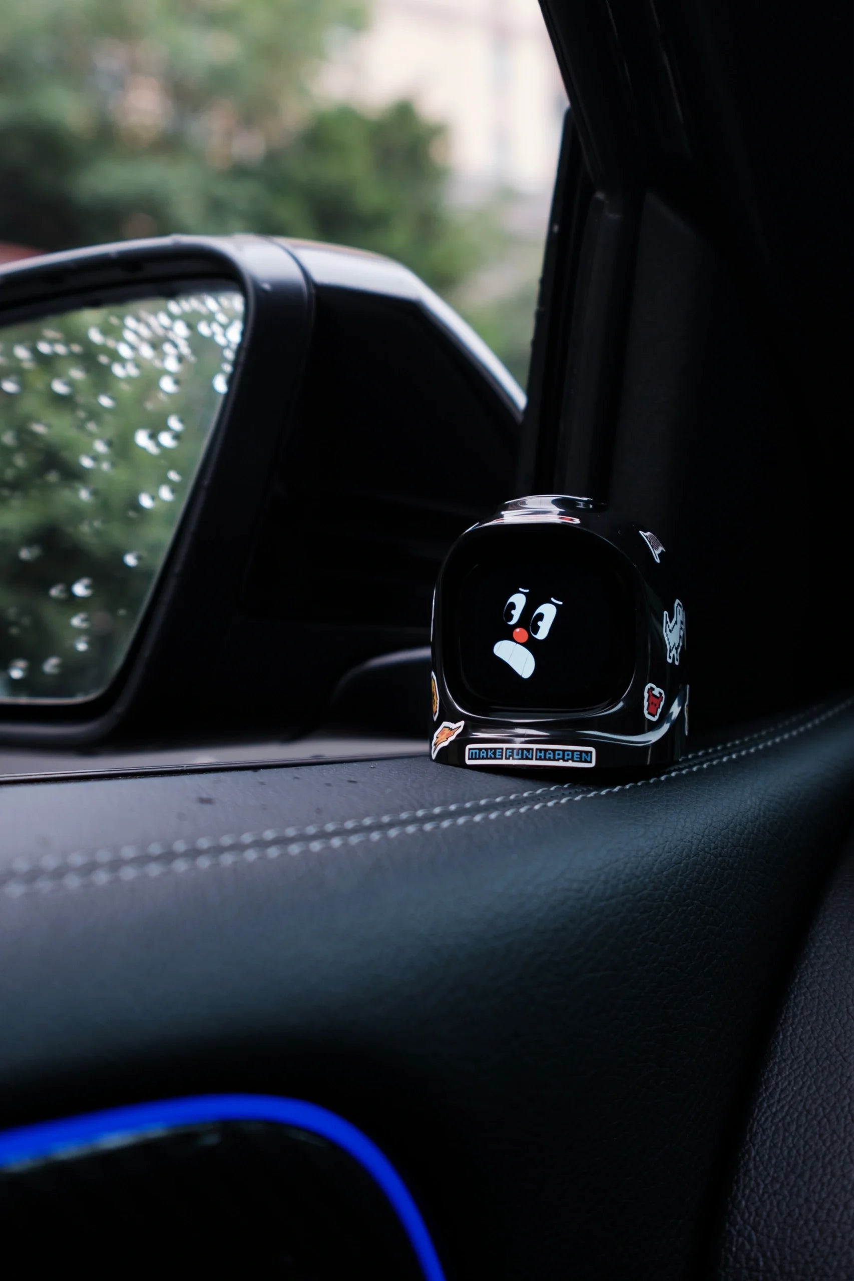 Mangogo smart intelligent expression robot - Black Color