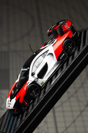 LCD 1:64 Mclaren Senna GTR Marlboro