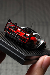 LCD 1:64 Mclaren Senna GTR Marlboro