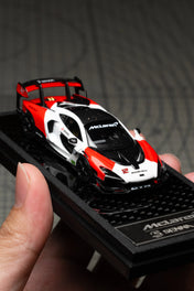 LCD 1:64 Mclaren Senna GTR Marlboro