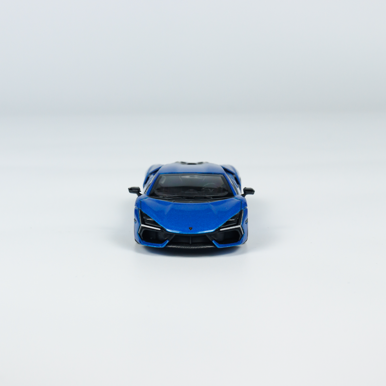 Lamborghini Revuelto Blu Eleos