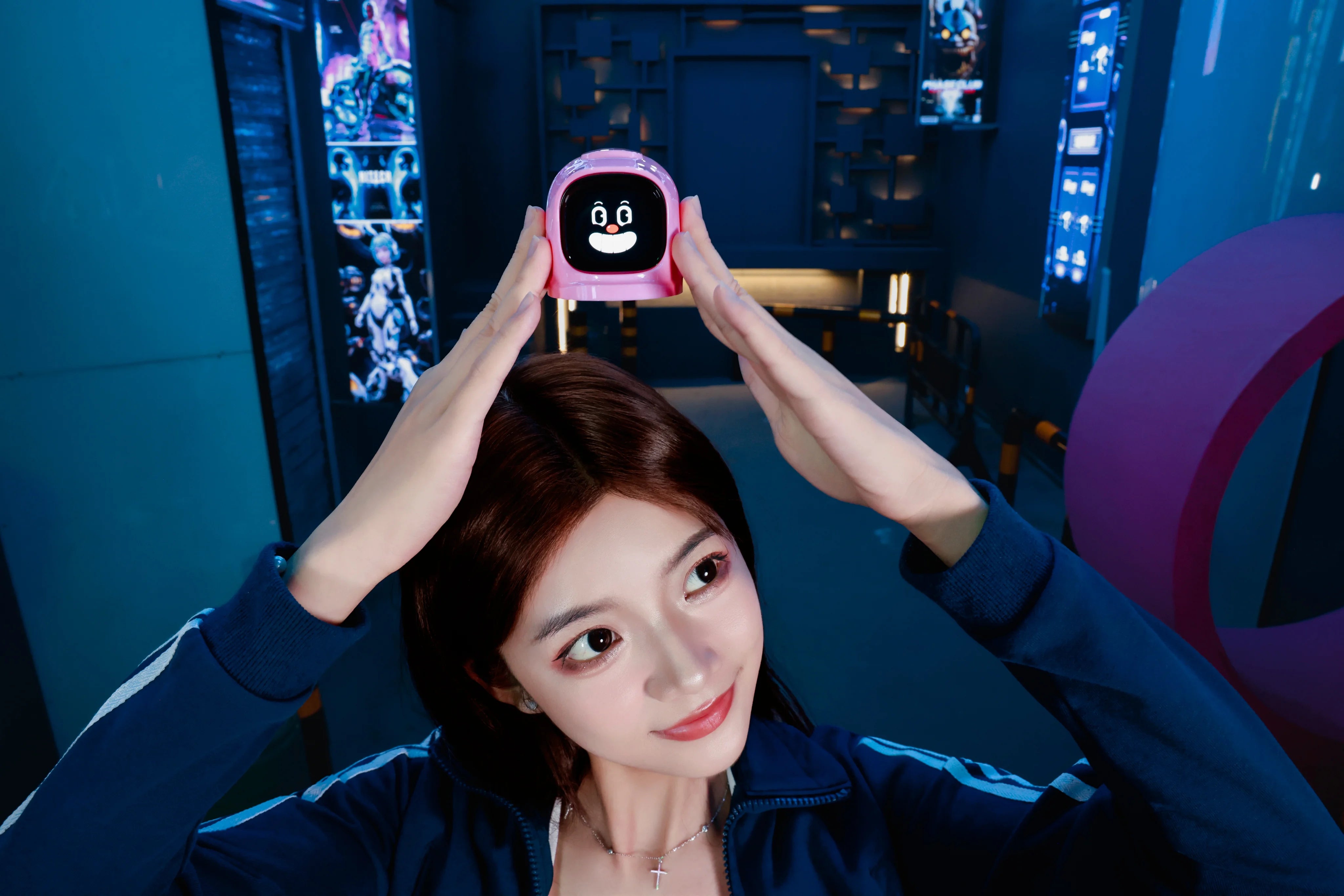 Mangogo smart intelligent expression robot - Pink Color