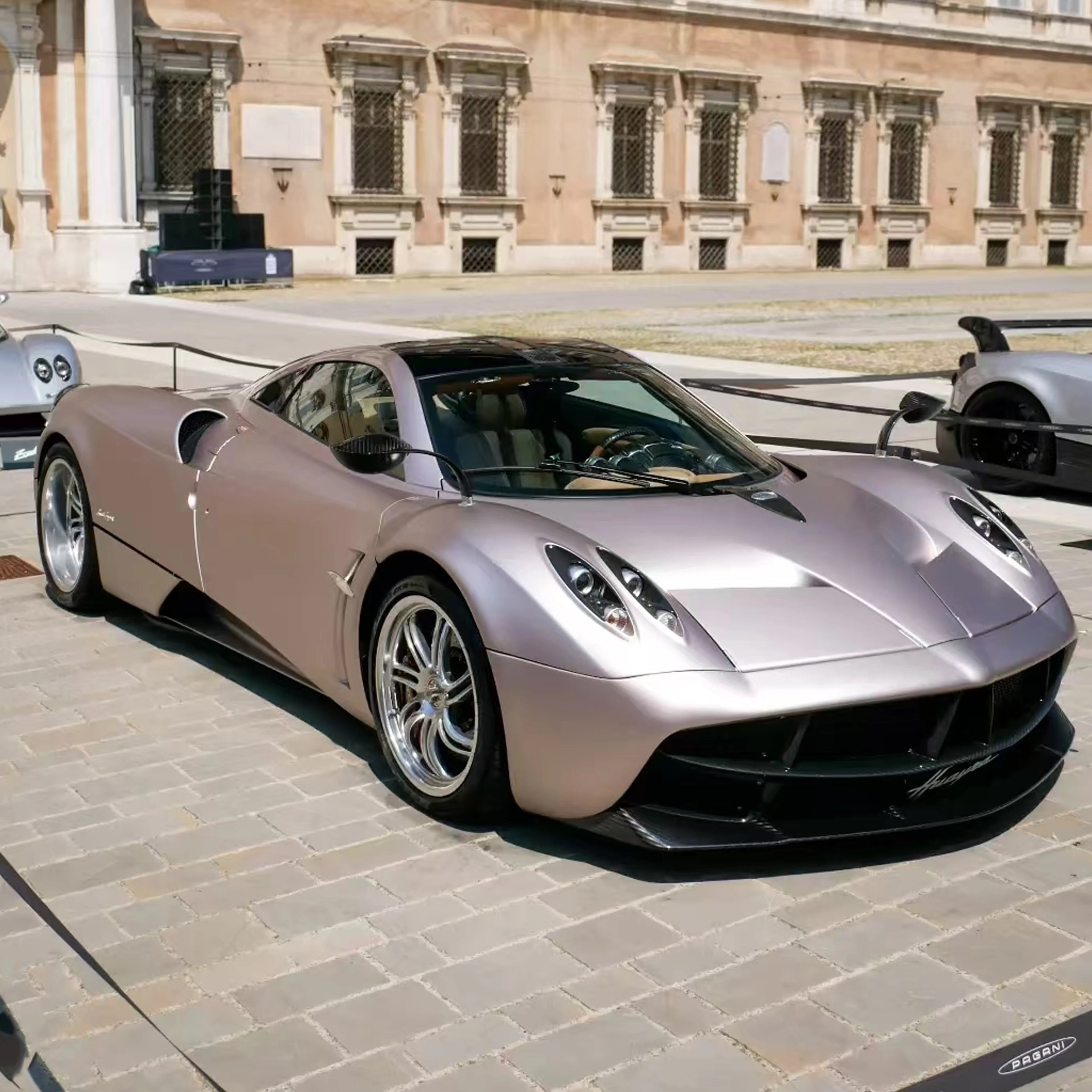 HKM Premium 1:64 Alloy Model ! Huayra Coupe 2014 Rose Gold