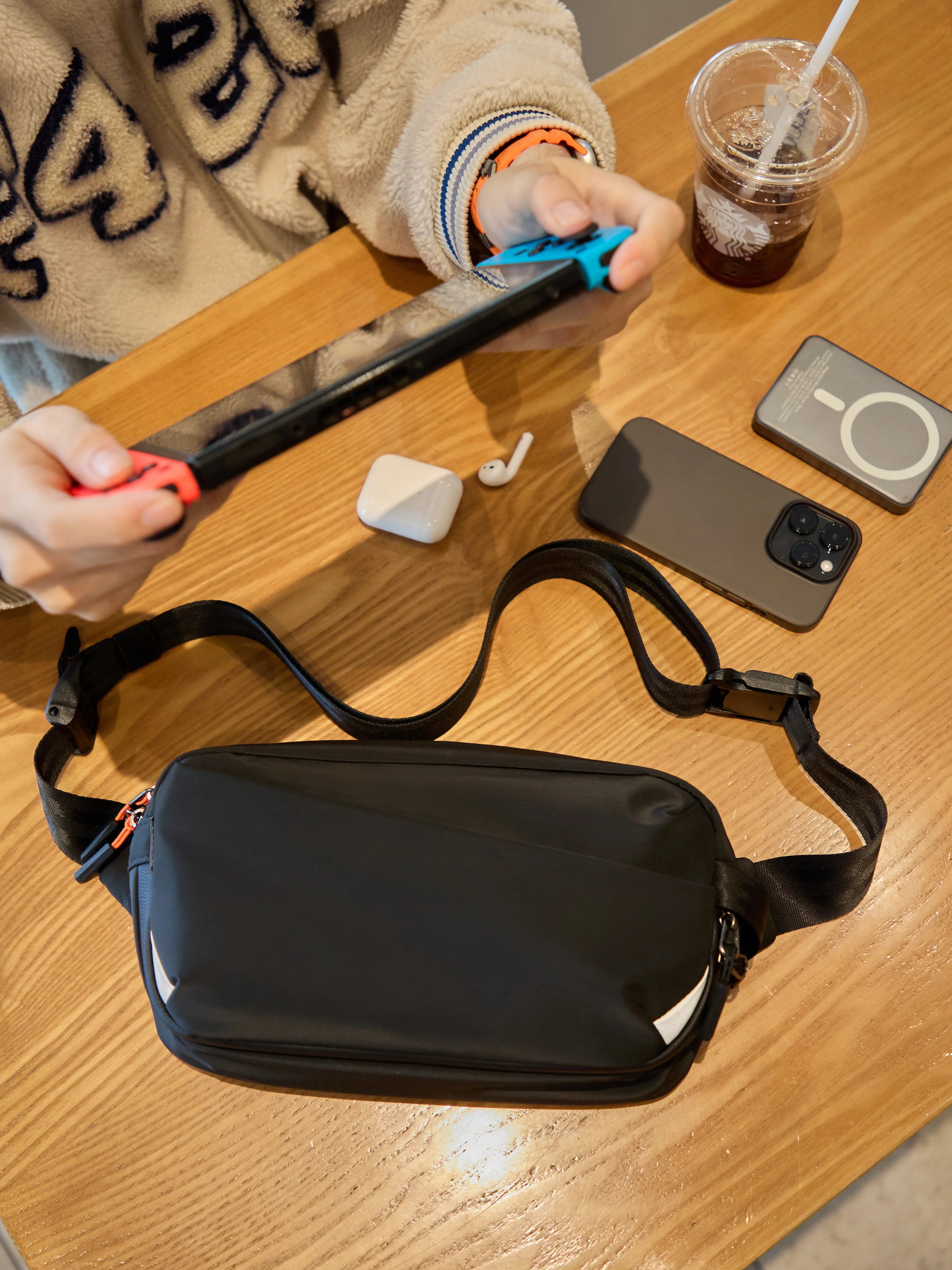 Shoulder Bag | A stylish bag that fits almost everything