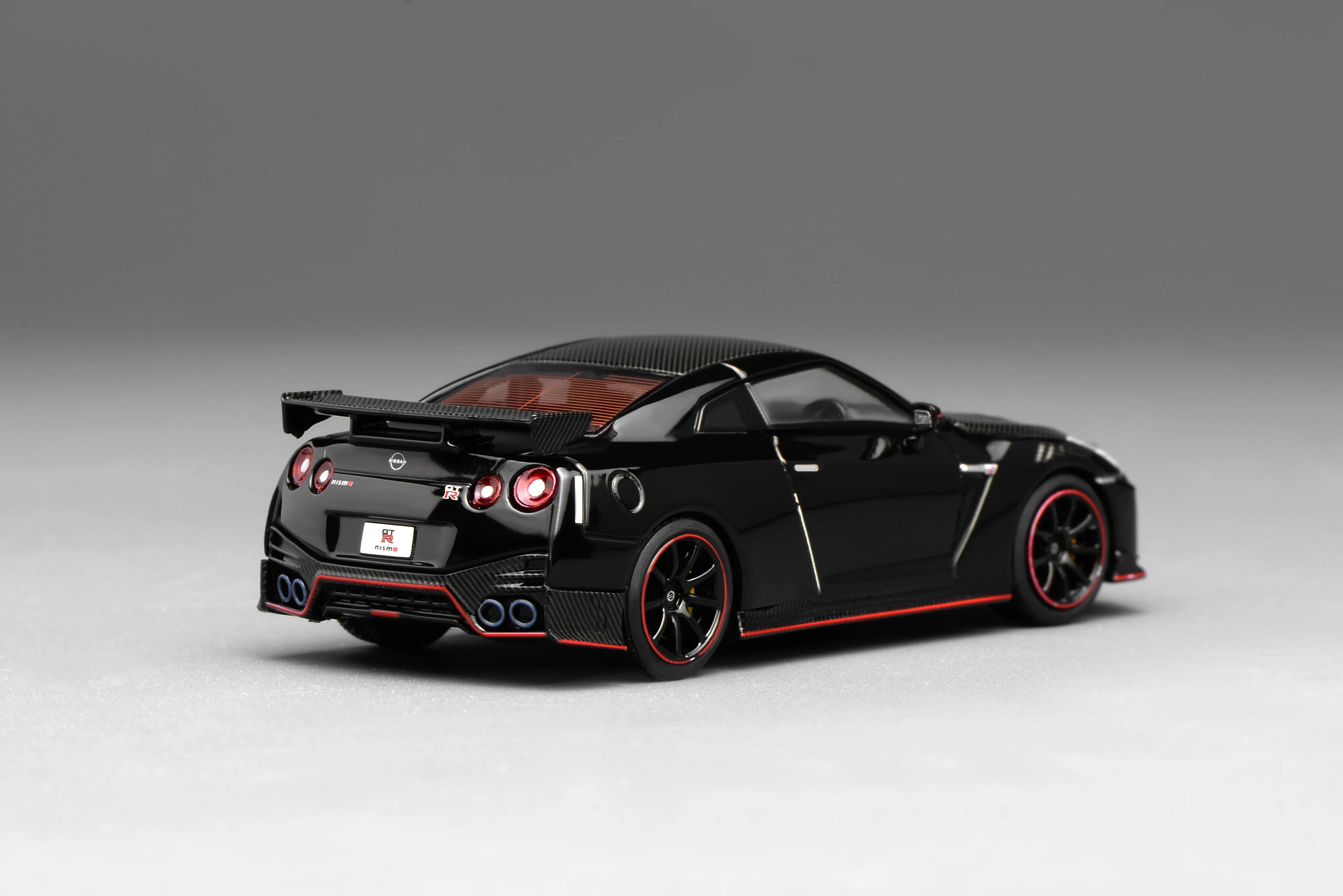 Motorhelix 1/64 Nissan GT-R NISMO (R35) Special Edition 2022