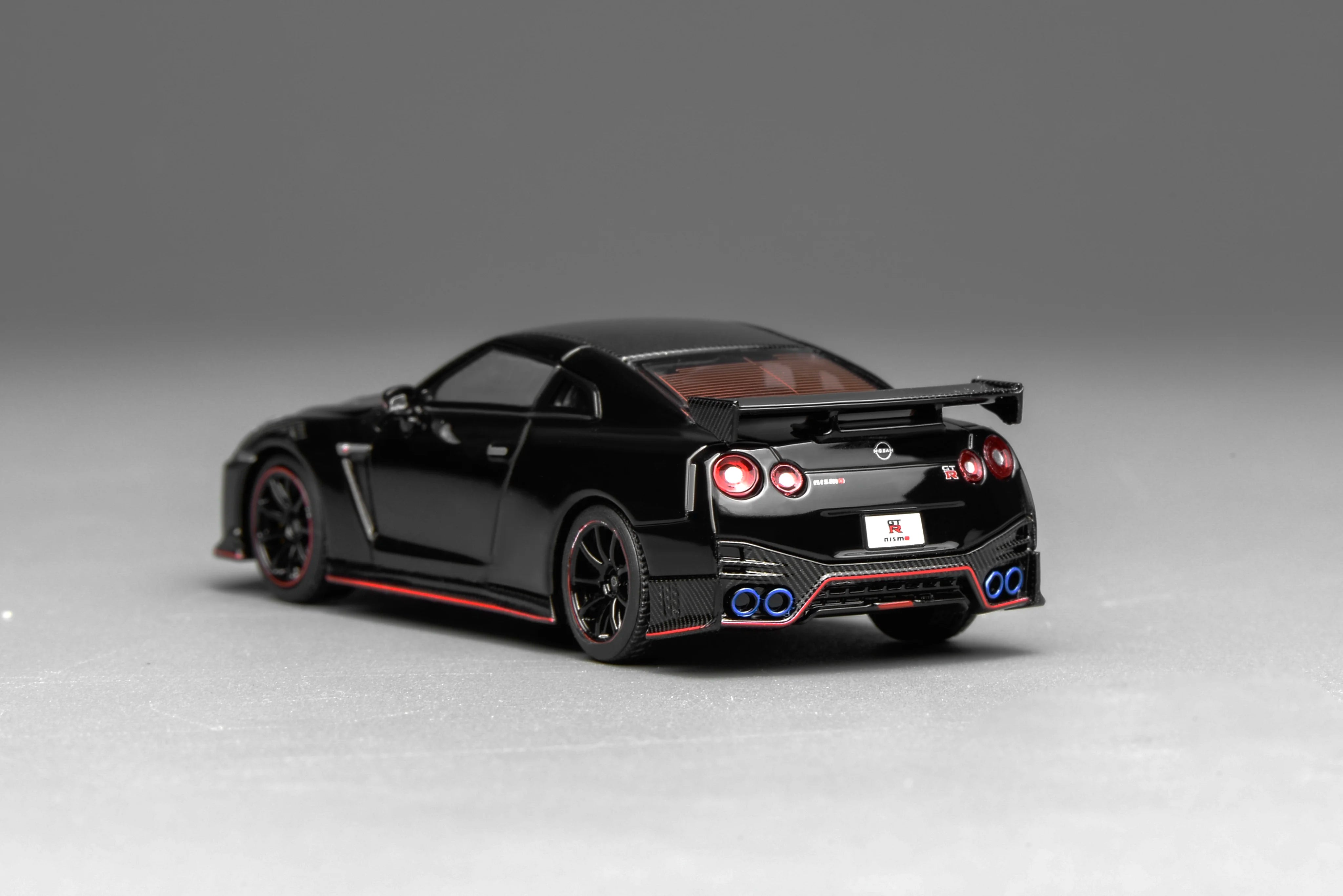 Motorhelix 1/64 Nissan GT-R NISMO (R35) Special Edition 2022