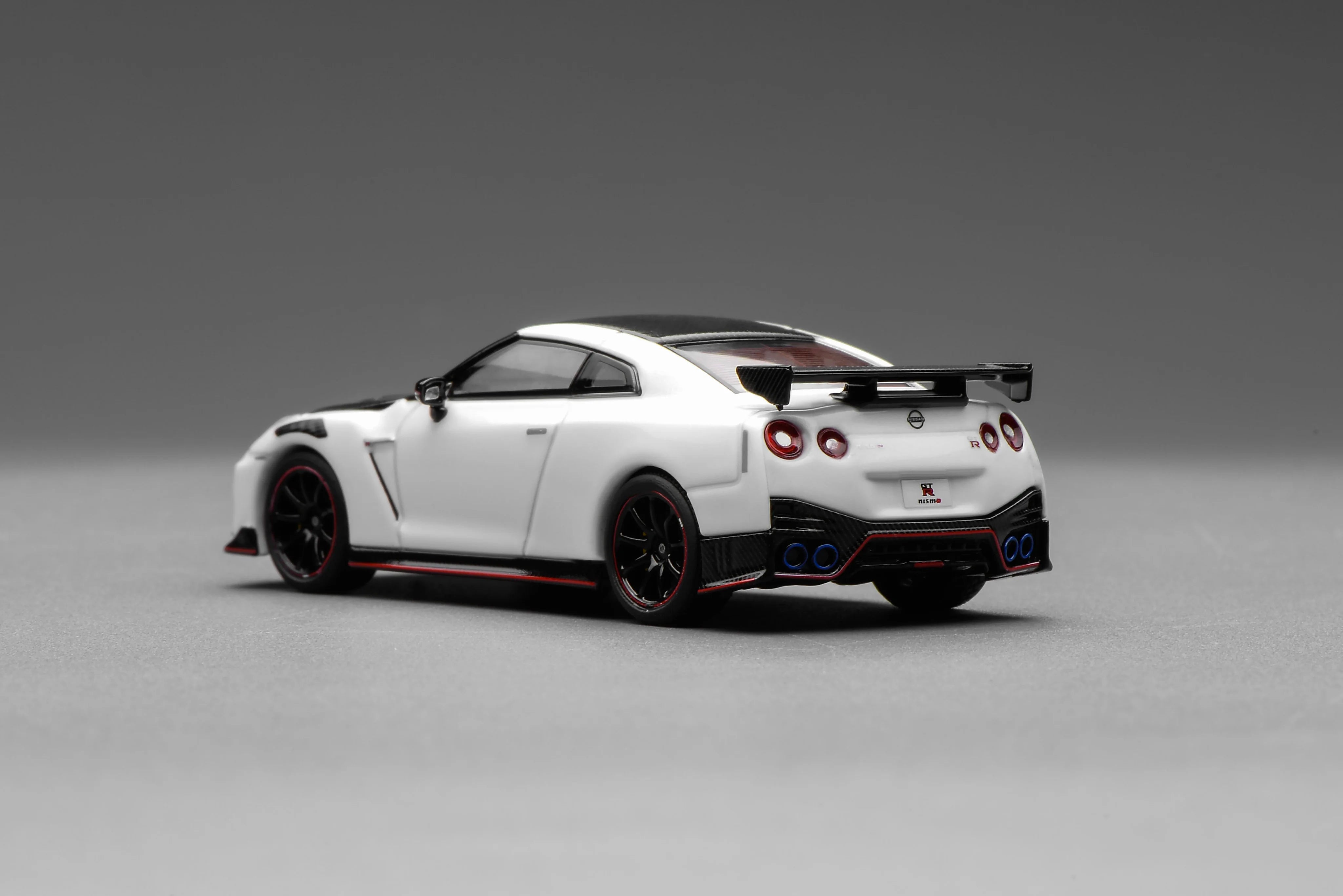 Motorhelix 1/64 Nissan GT-R NISMO (R35) Special Edition 2022