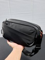 Shoulder Bag | A stylish bag that fits almost everything