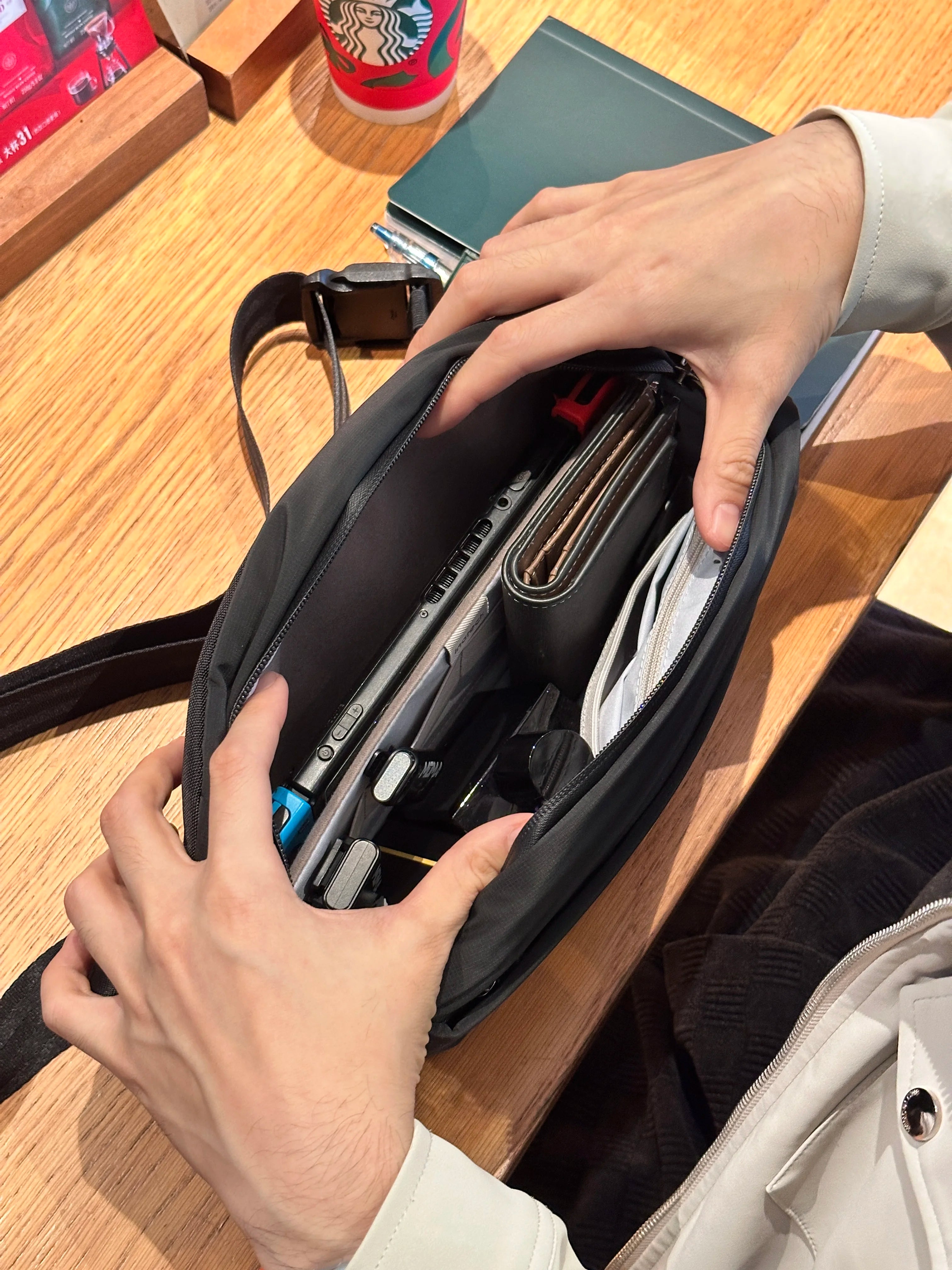 Shoulder Bag | A stylish bag that fits almost everything