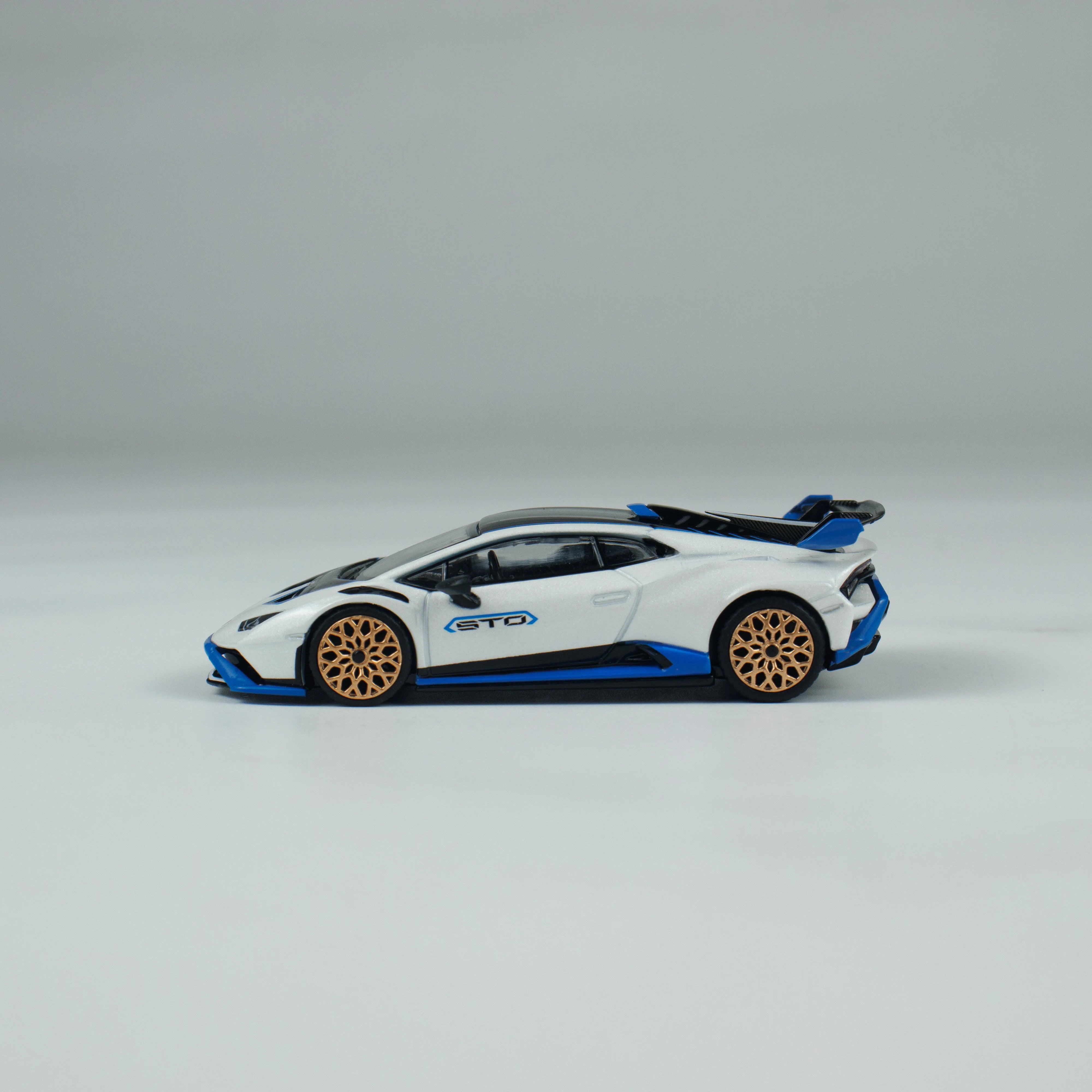 MINI GT: 1/64 Lamborghini Huracán STO Bianco Asopo RHD