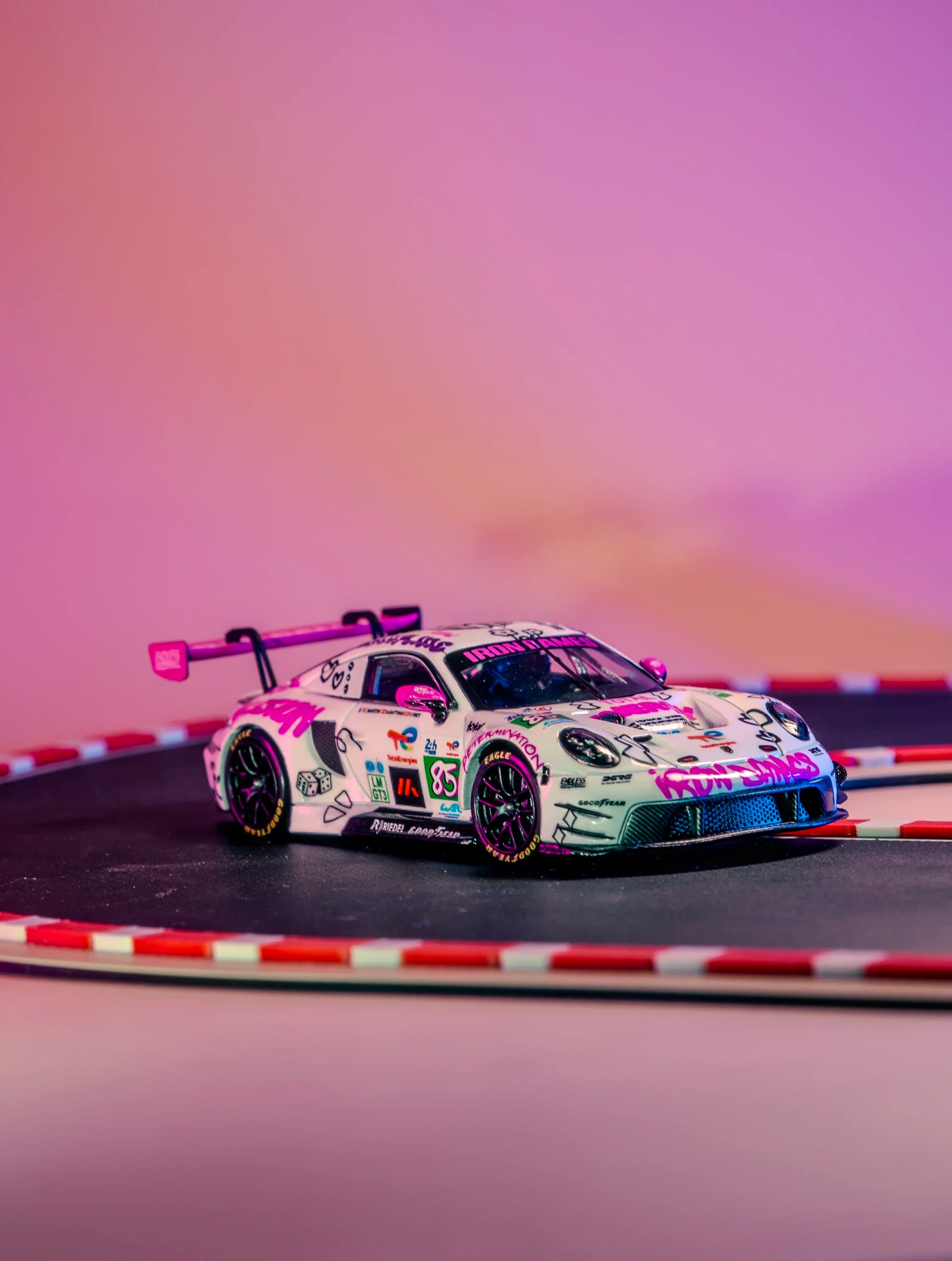 STAR RACE - 1/64 Porsche 911 GT3 Iron Dames livery 24 Hours of Le Mans