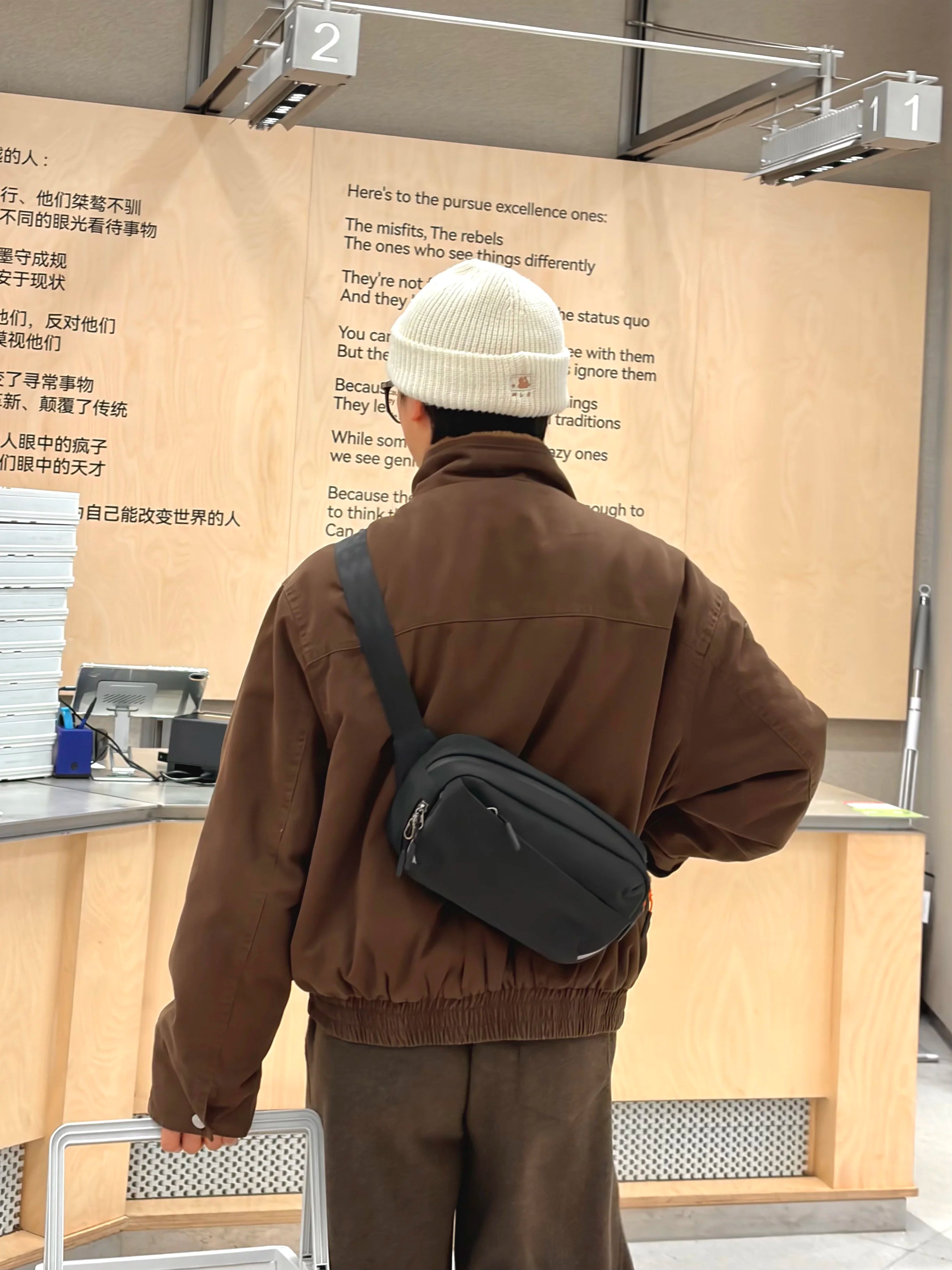 Shoulder Bag | A stylish bag that fits almost everything