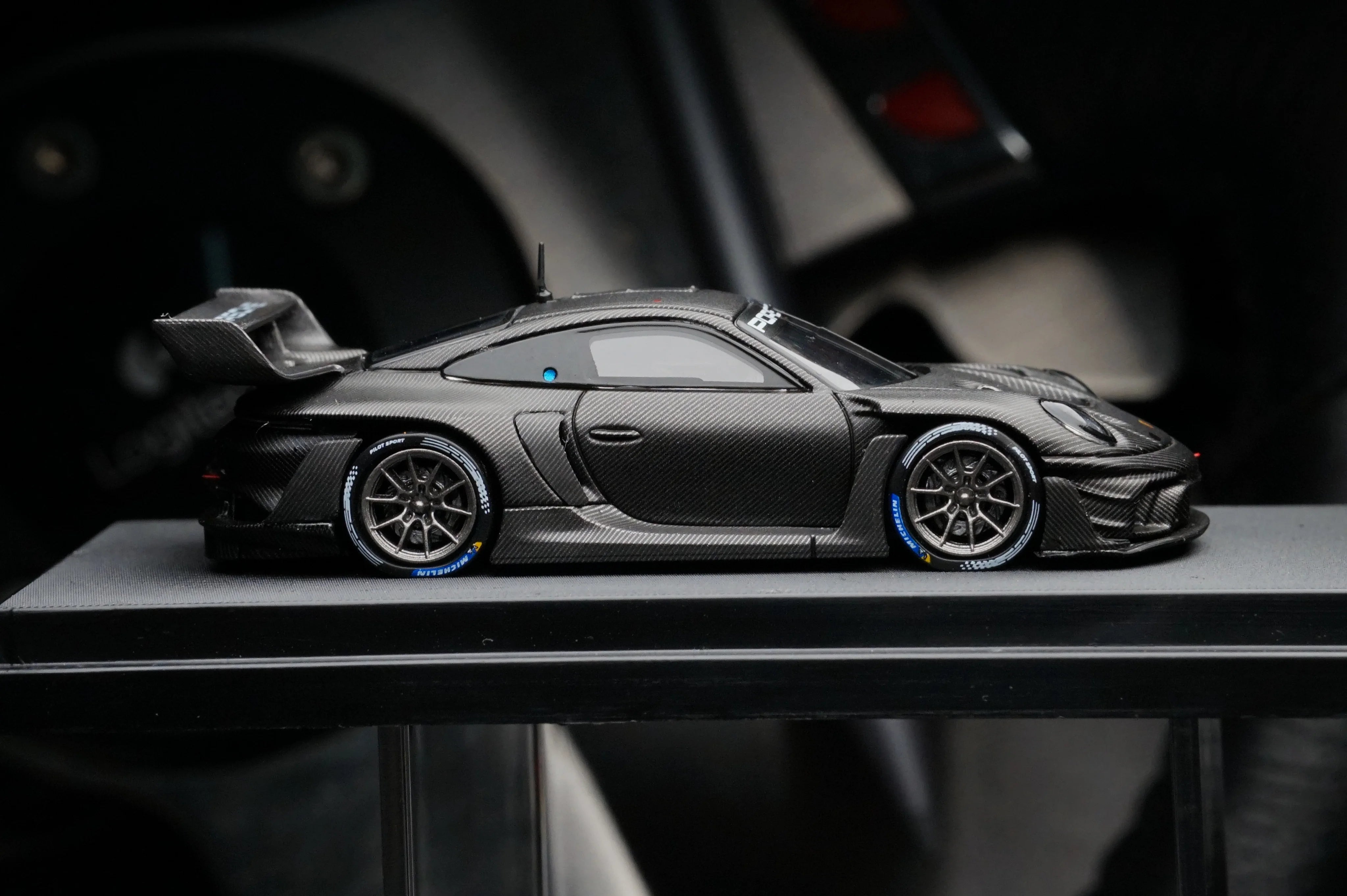 HKM 1:64 PORSCHE 911 (992) GT3 R Rennsport - Grey