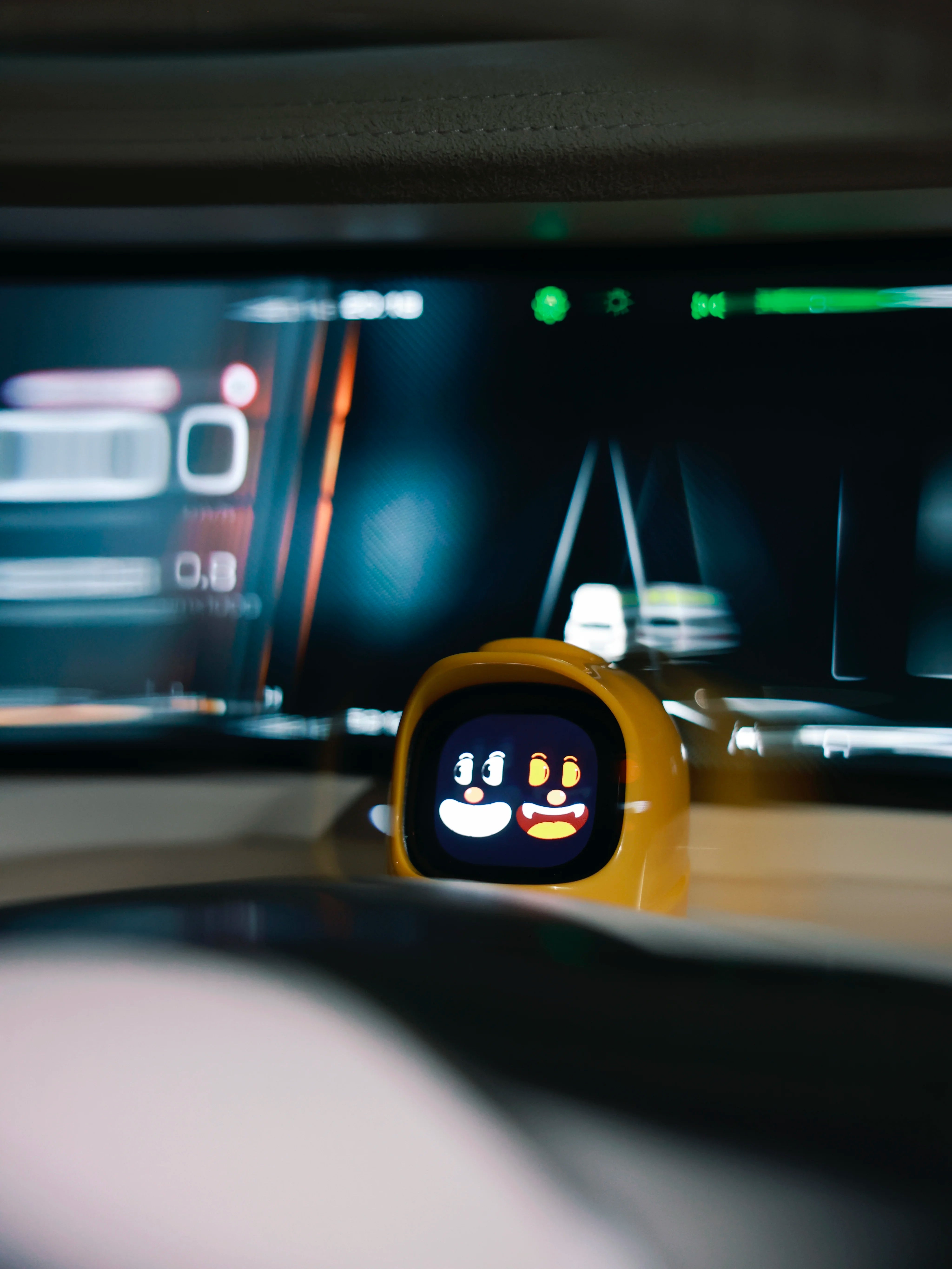 Mangogo smart intelligent expression robot - Yellow Color