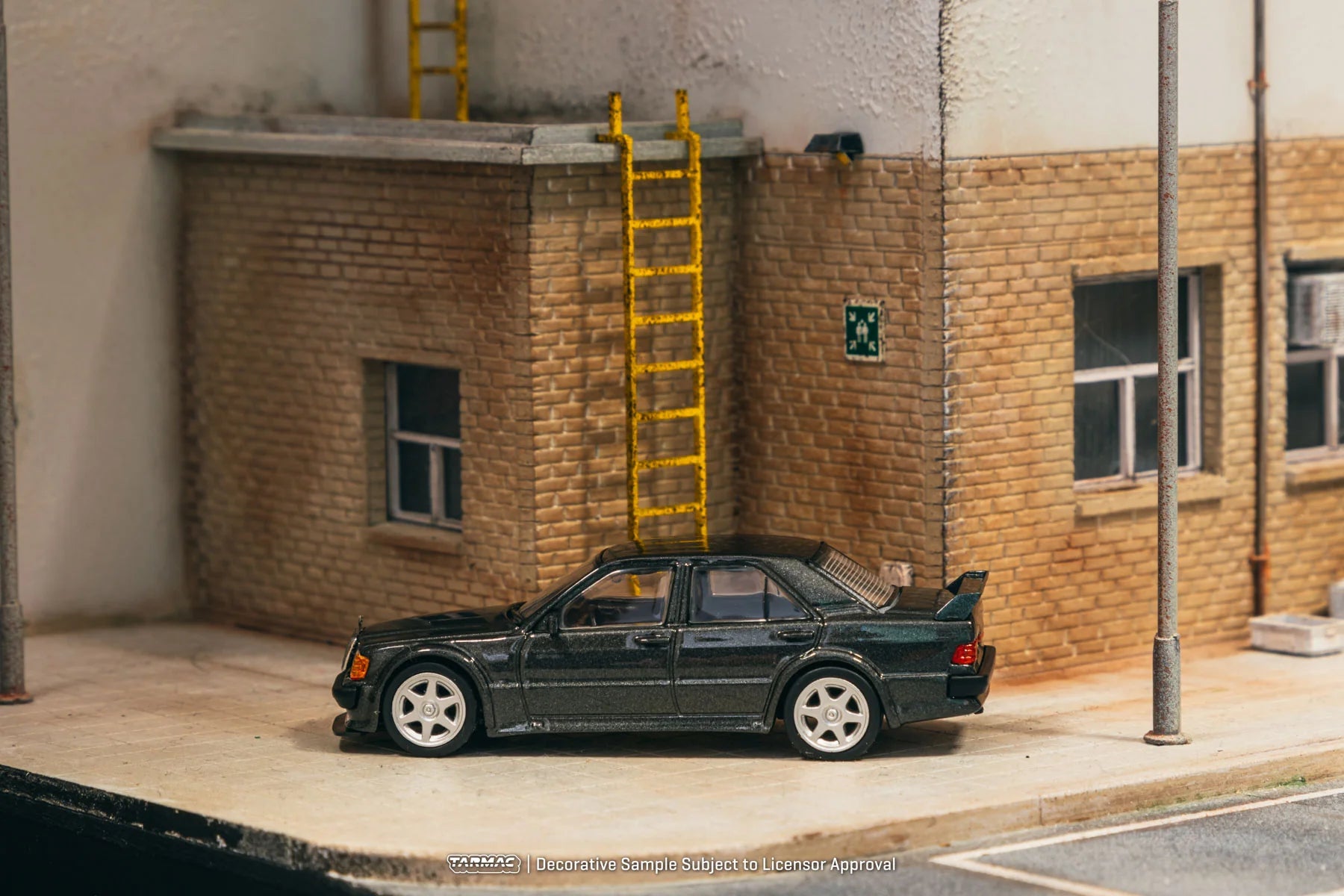 TW 1:64 Mercedes-Benz 190 E 2.5.16 EVO 1 Blue-Black metallic T64G057-BK