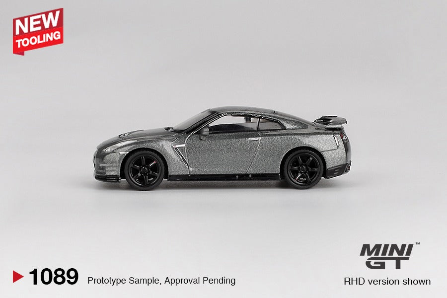 MINIGT 1/64 NISSAN GT-R 2013 Dark Metal Gray (NISMO R35 CRS Version)