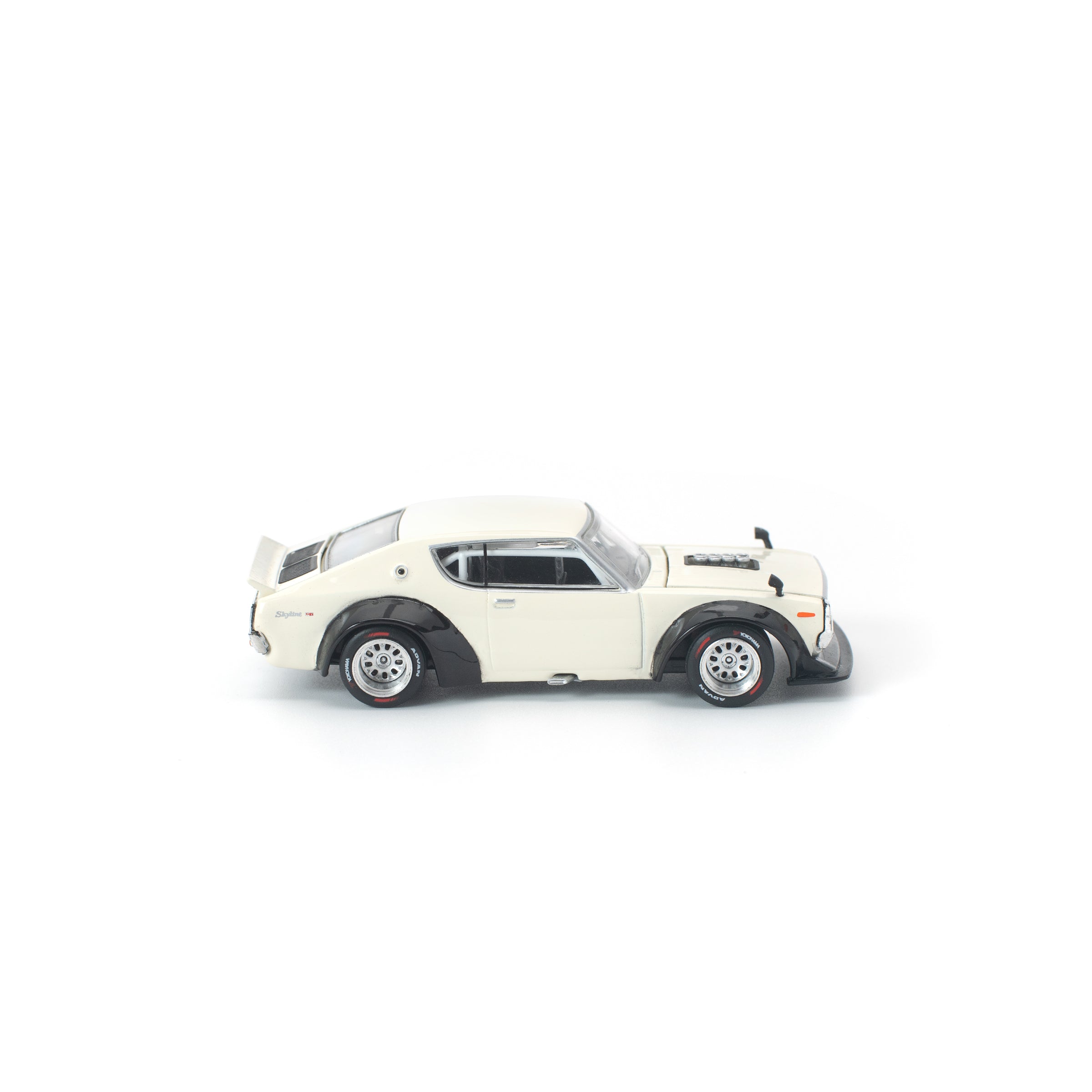 POP RACE 1/64 - KPGC110 KENMERI WHITE