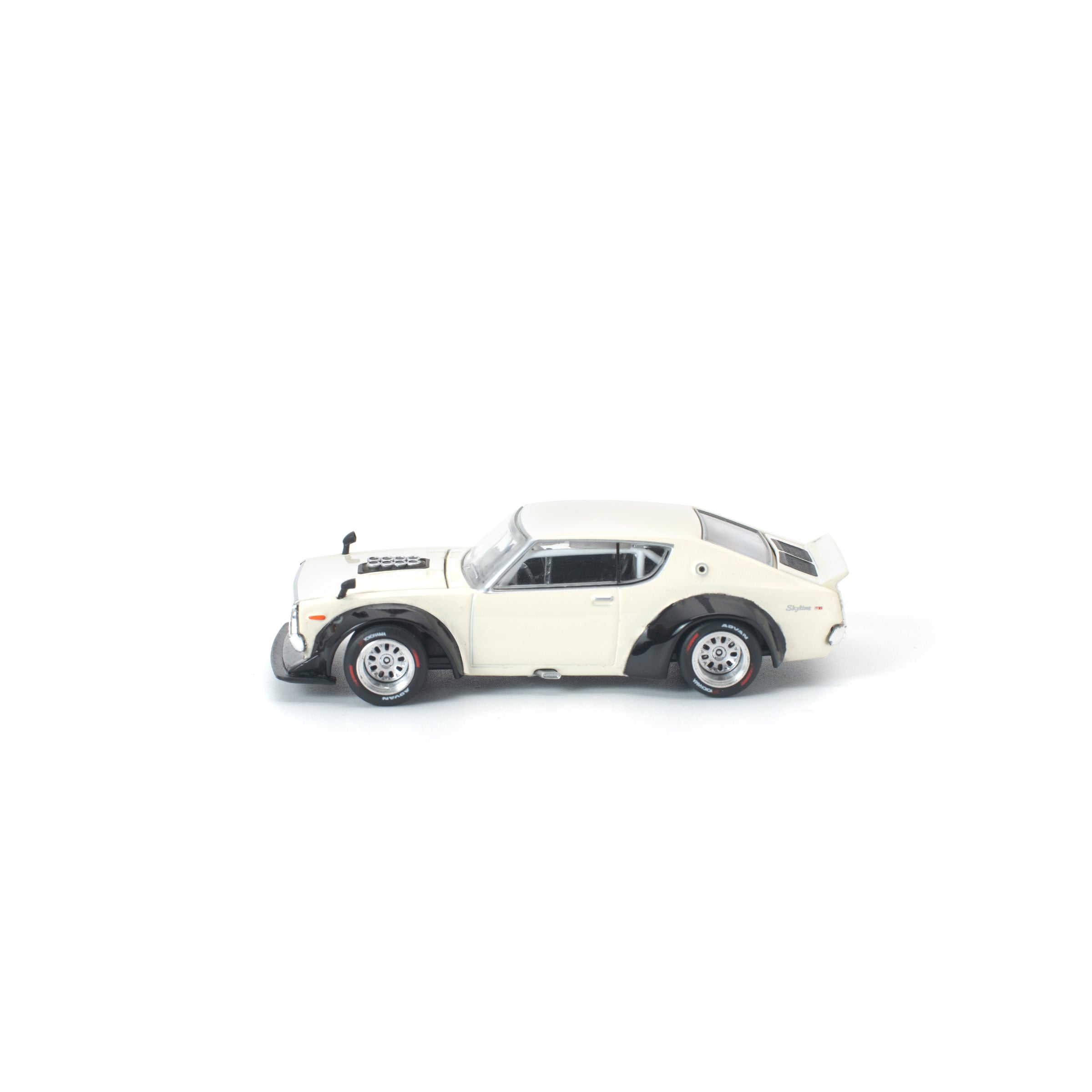 POP RACE 1/64 - KPGC110 KENMERI WHITE