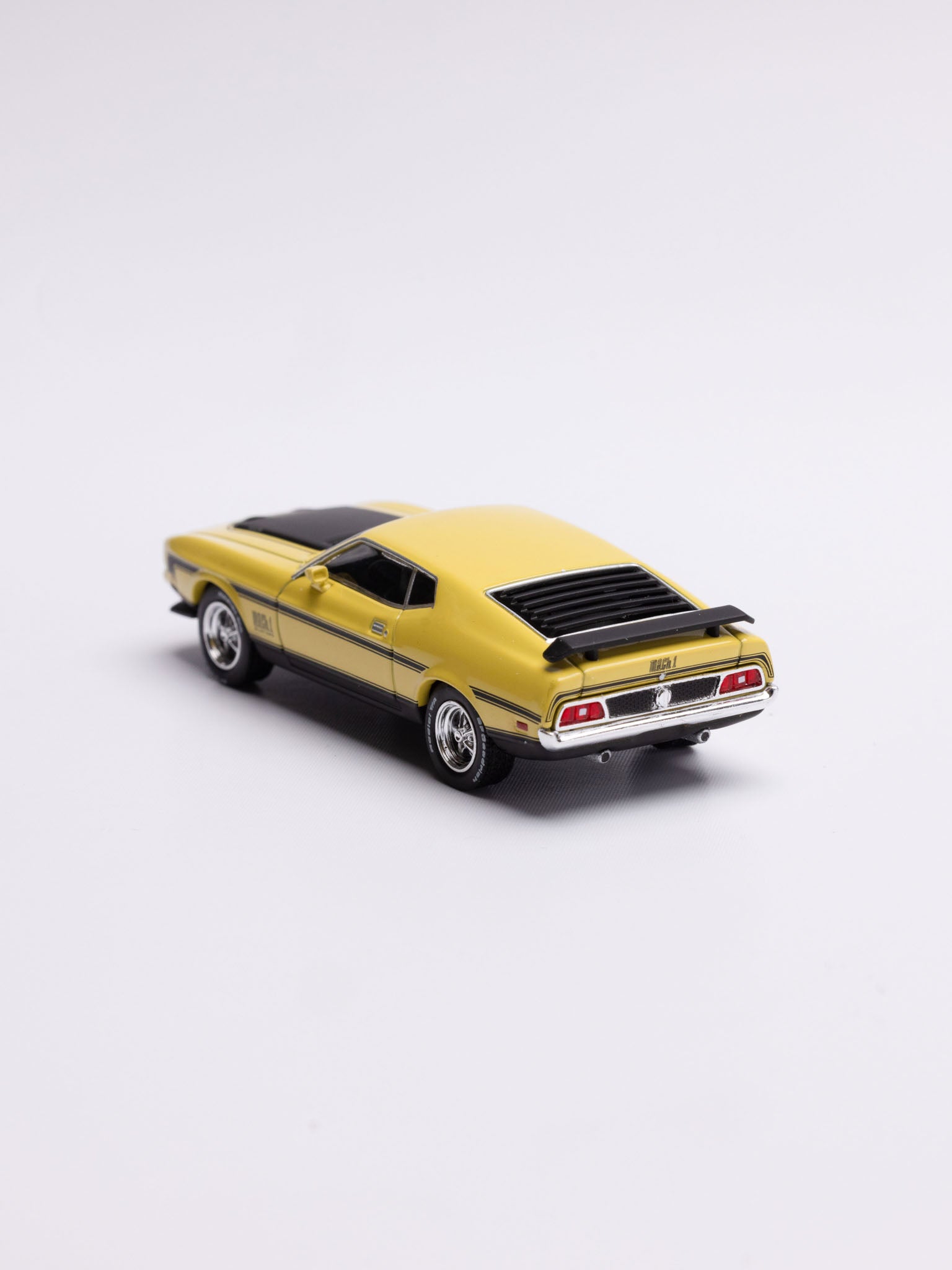 MINIGT - Ford Mustang Mach1 Grabber Yellow