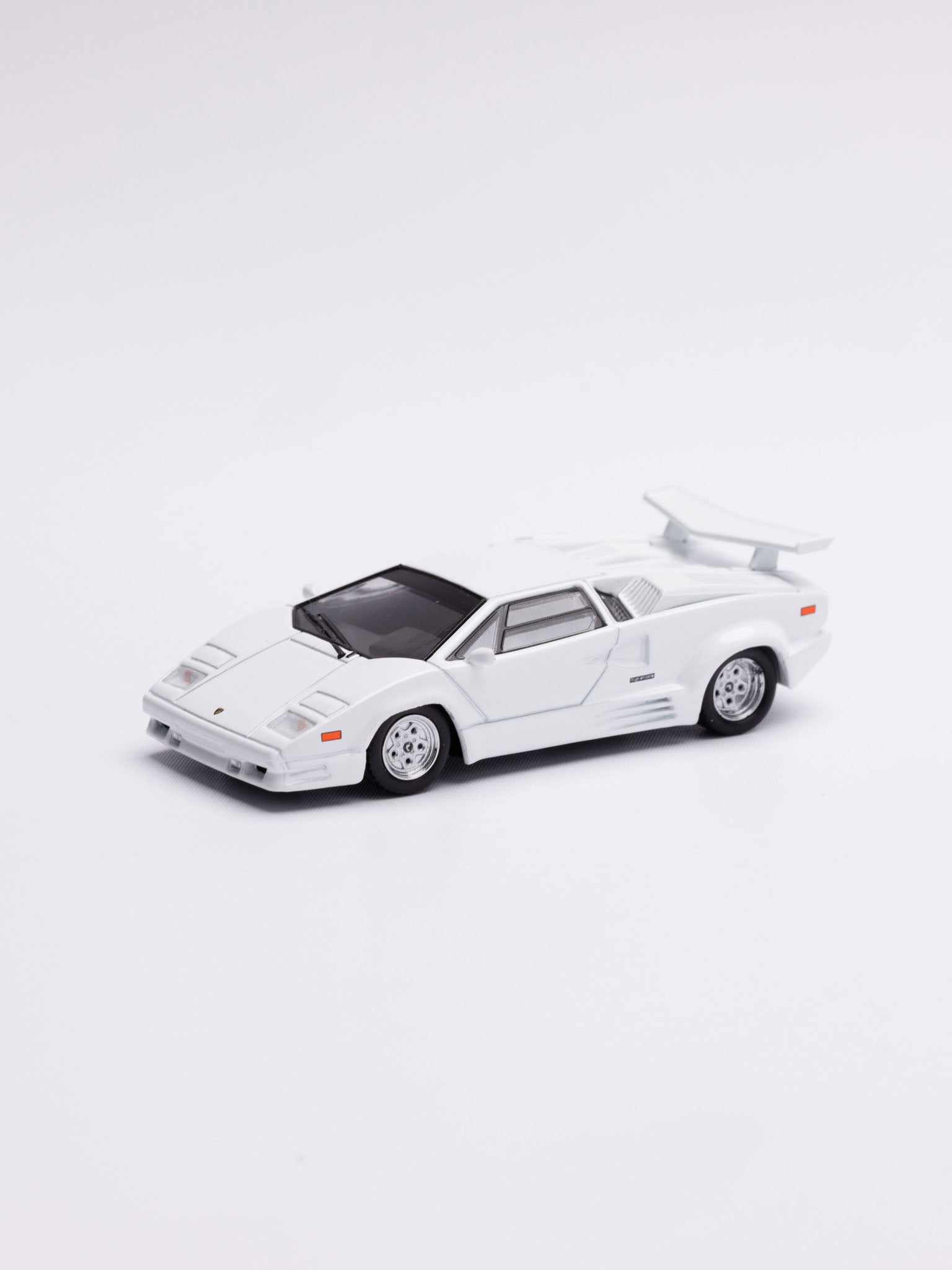 MINIGT 1/64 - Lamborghini Countach 25th Anniversary White