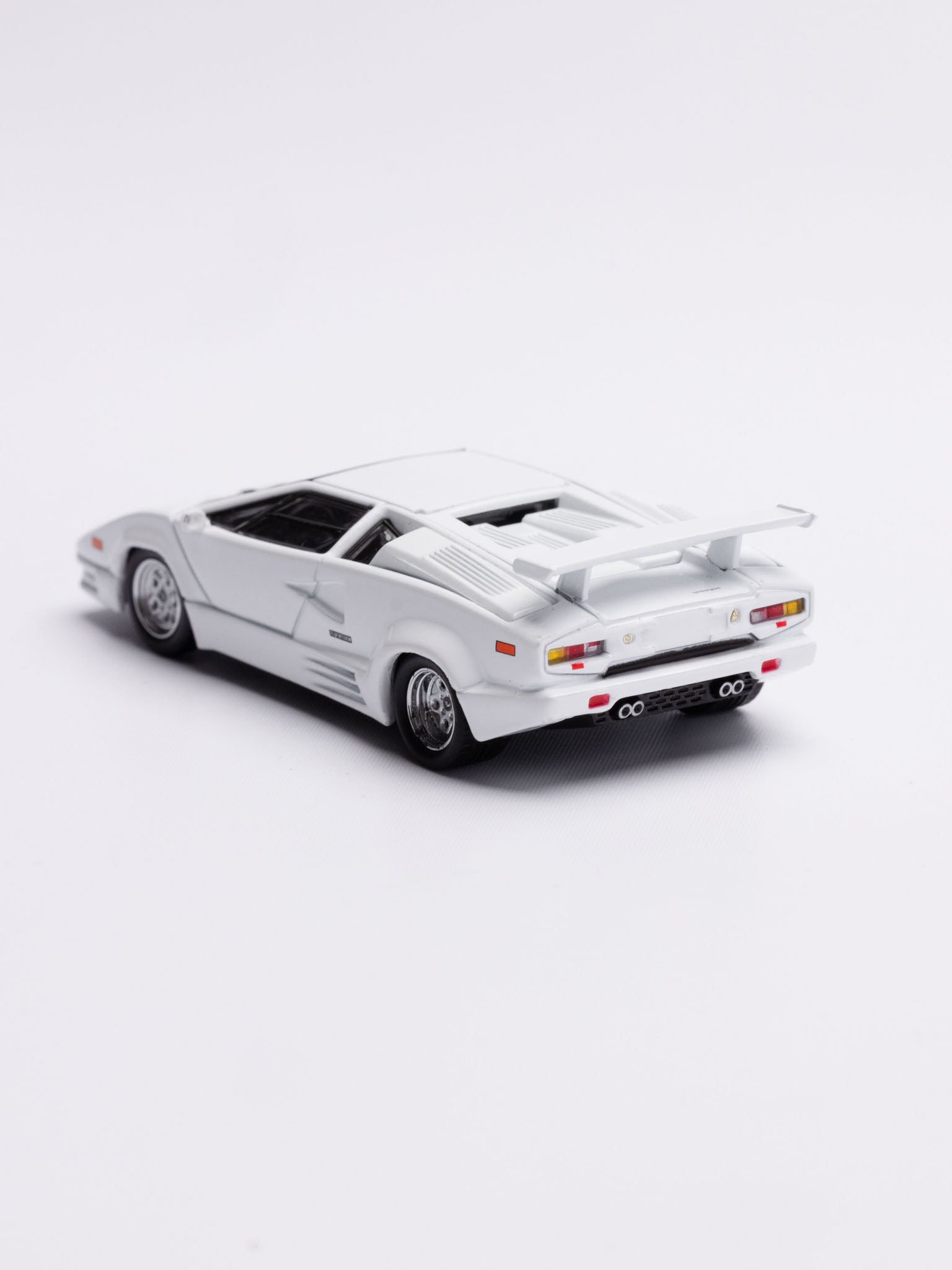 MINIGT 1/64 - Lamborghini Countach 25th Anniversary White