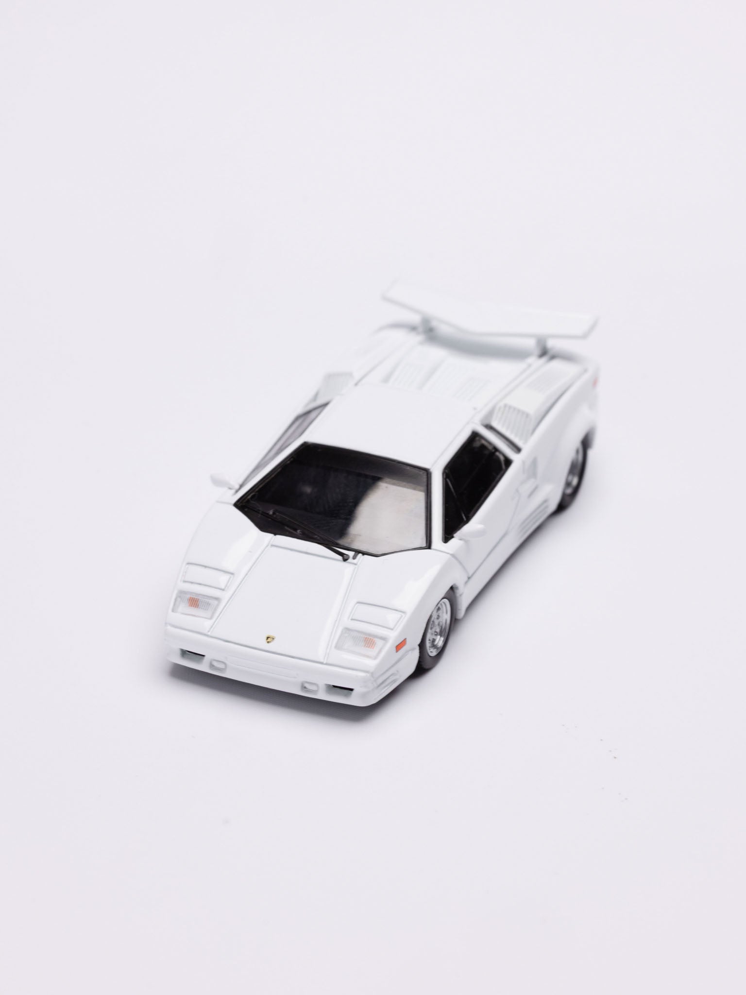 MINIGT 1/64 - Lamborghini Countach 25th Anniversary White