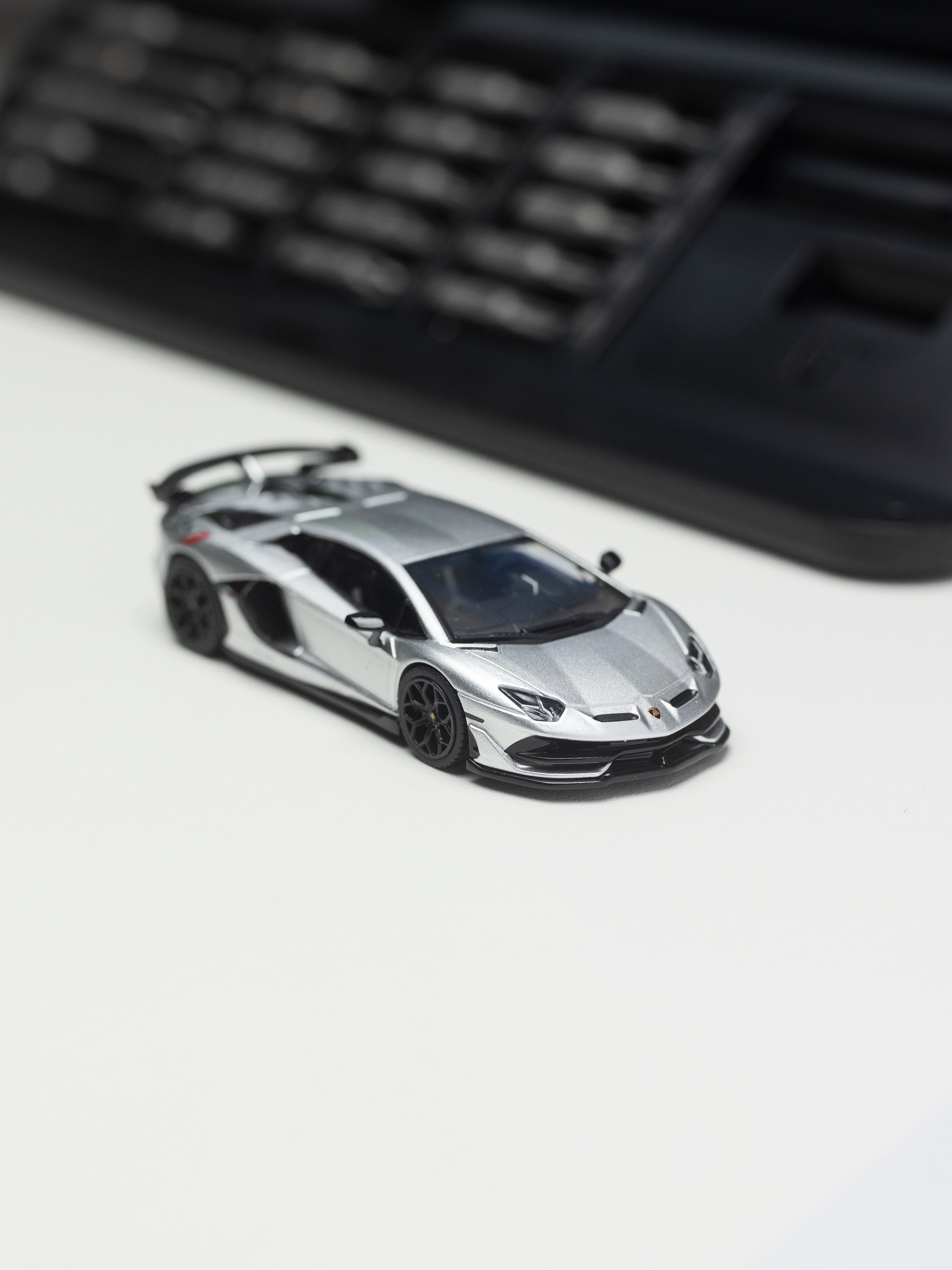 HH 1:64 Licensed Lamborghini product, Aventador SVJ LP770-4