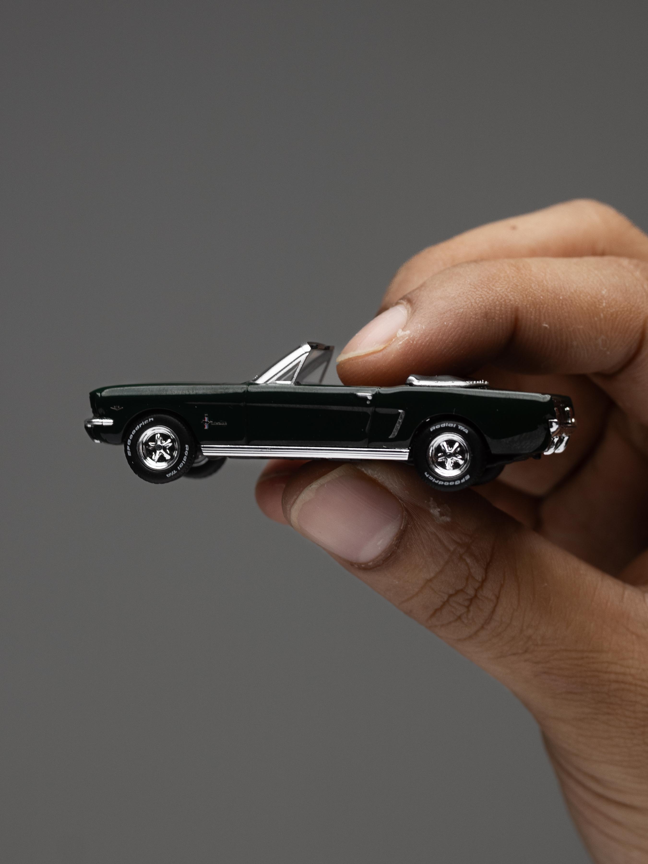 MINIGT - 1/64 Ford Mustang Convertible 1964 Highland Green