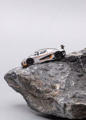 TW 1:64 Koenigsegg Agera Rs MoonSilver/Black T64G-TL005-MS