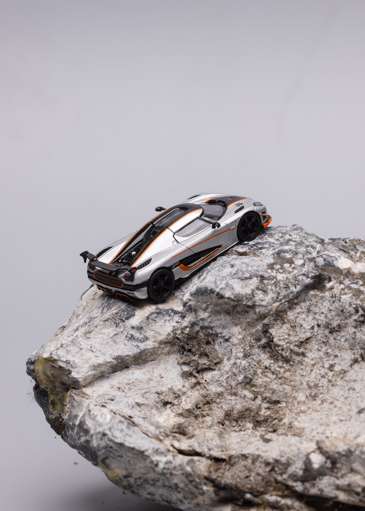 TW 1:64 Koenigsegg Agera Rs MoonSilver/Black T64G-TL005-MS