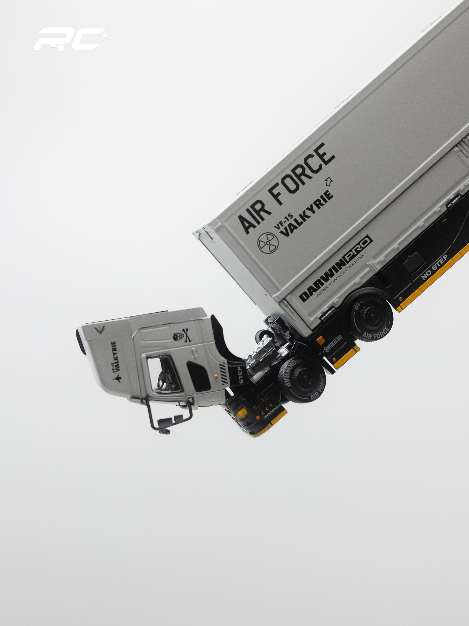 GCD 1:64 HINO PROFIA 700 COMBAT GREY LIVERY (DARWINPRO &TECKWRAP) 2018 KS-118-688