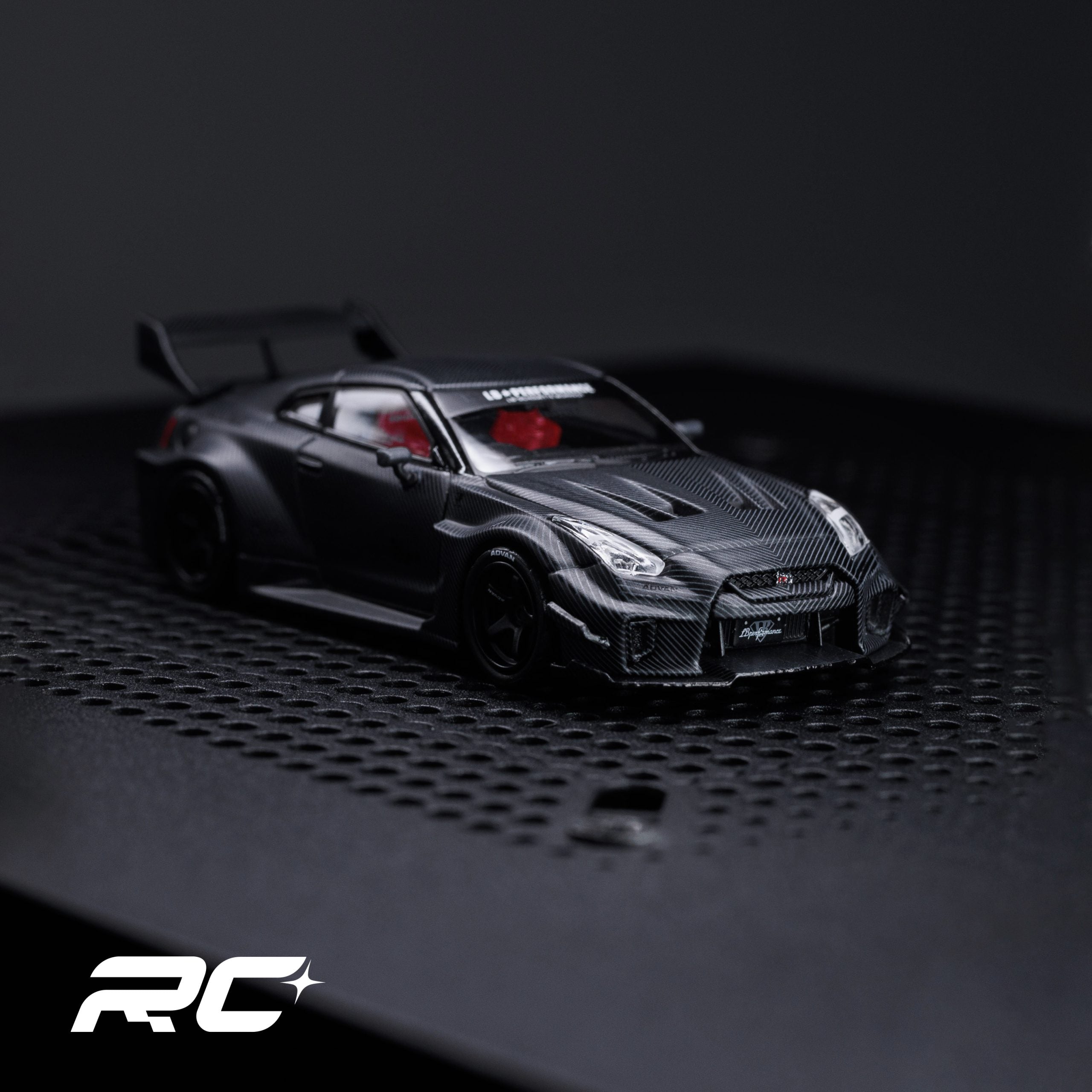 1/64 Nissan GT-R R35 LBWK SUPER SILHOUETTE 35GT-RR Full Carbon