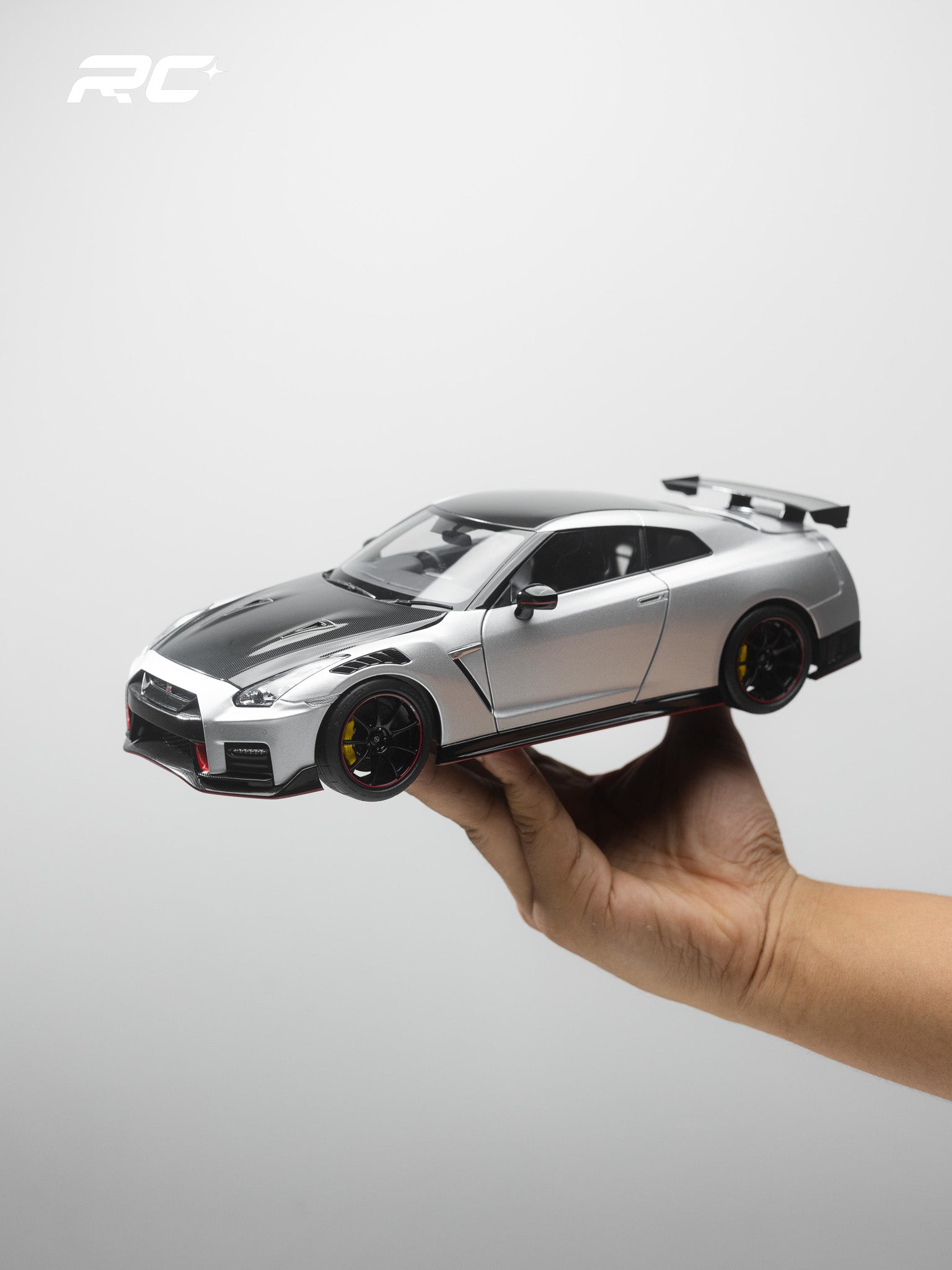 MOTORHELIX 1:18 Nissan GT-R NISMO (R35) Special Edition 2022 NISMO