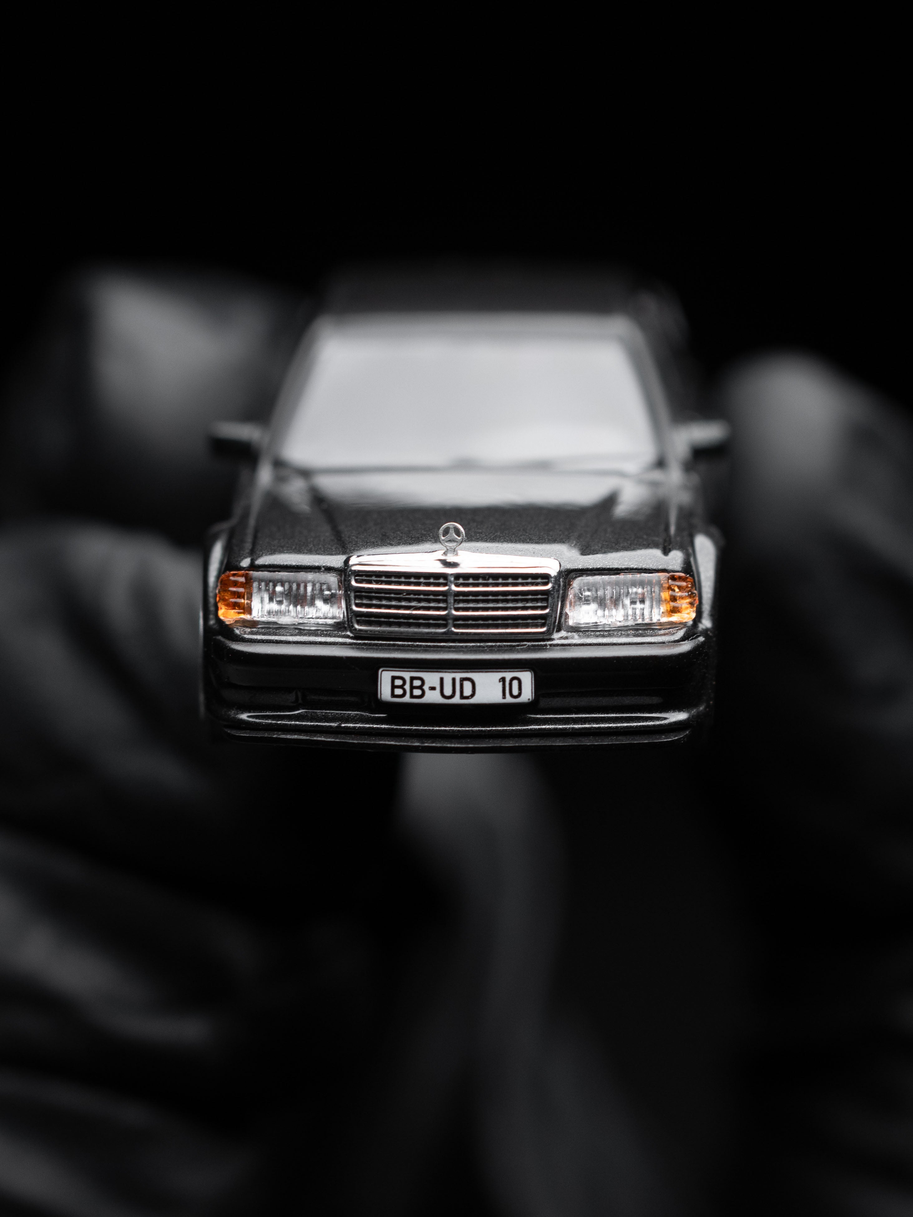 TW 1:64 Mercedes-Benz 190 E 2.5.16 EVO 1 Blue-Black metallic T64G057-BK