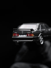 TW 1:64 Mercedes-Benz 190 E 2.5.16 EVO 1 Blue-Black metallic T64G057-BK
