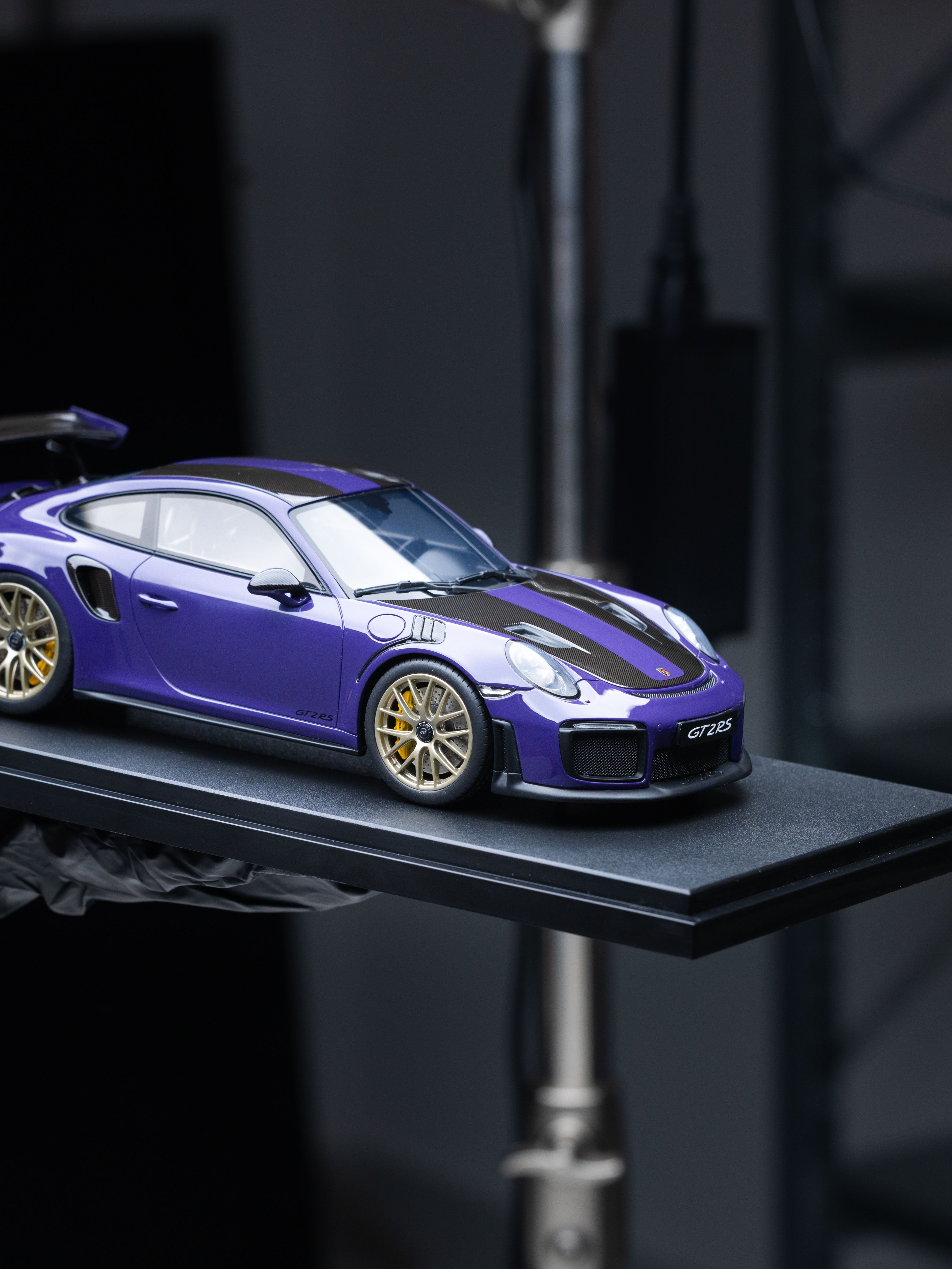 1/18 GT Spirit 2021 Porsche 911 (991.2) GT2 RS (Ultraviolet Purple
