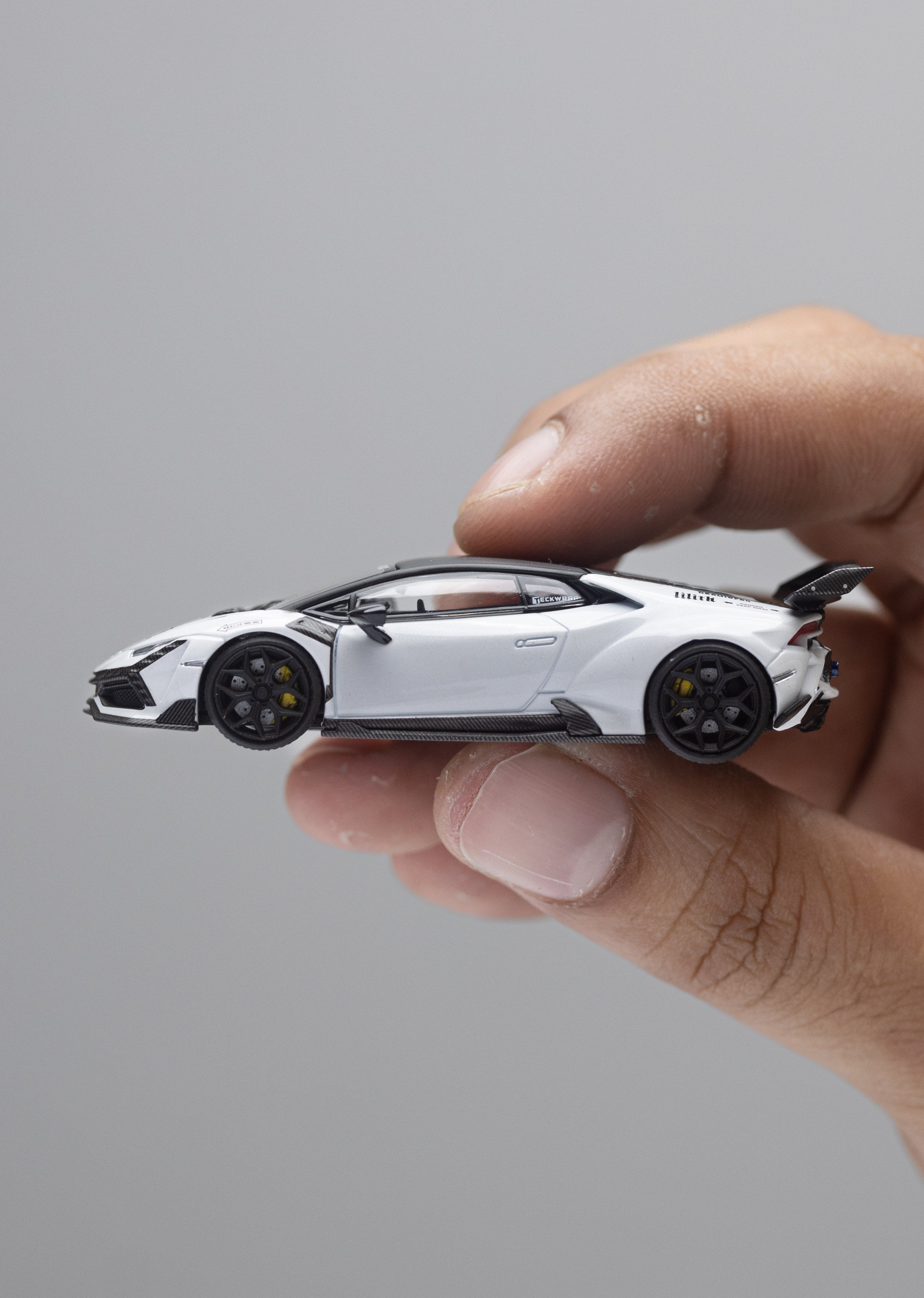 チャン　グエン1/64 Huracan Lilith WBK ミニカー King Model 1:64 Hurricane Huracan DarwinPRO The 