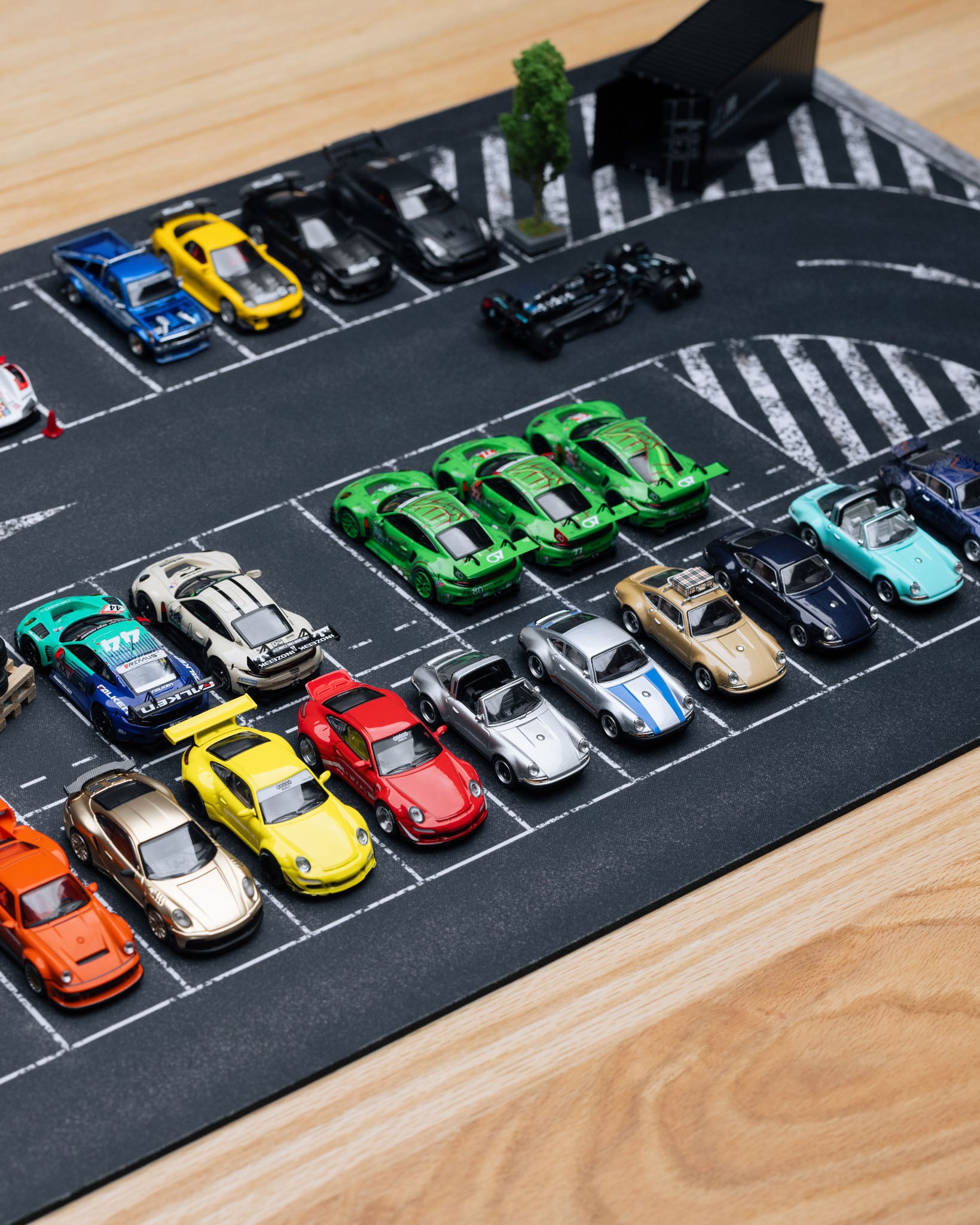 RC STUDIIO MOUSE PAD AND PARKING  1/64