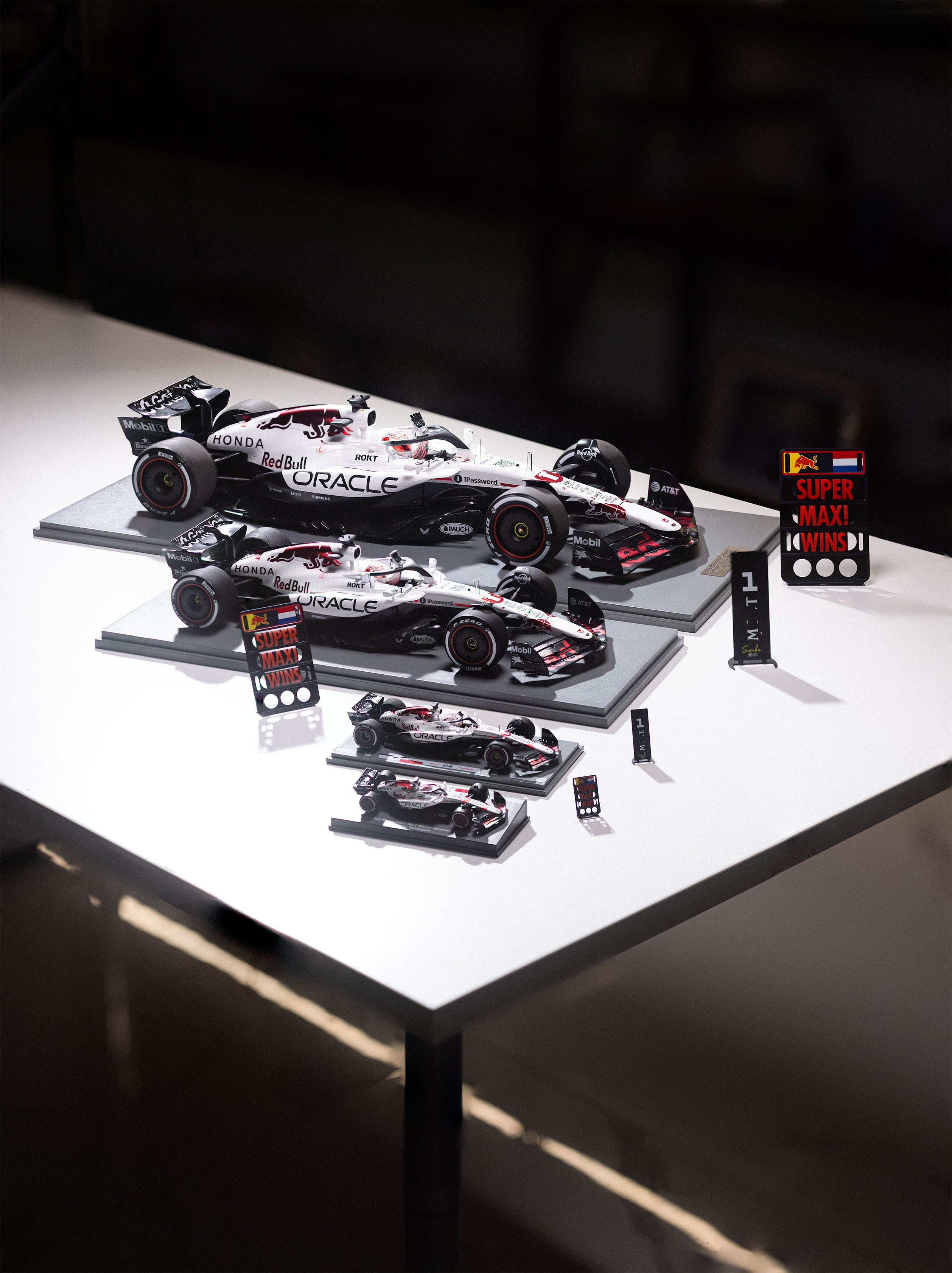 ( Whole scale ) 2025 MAX VERSTAPPEN JAPANESE GP WINNER #1 RED BULL RB21