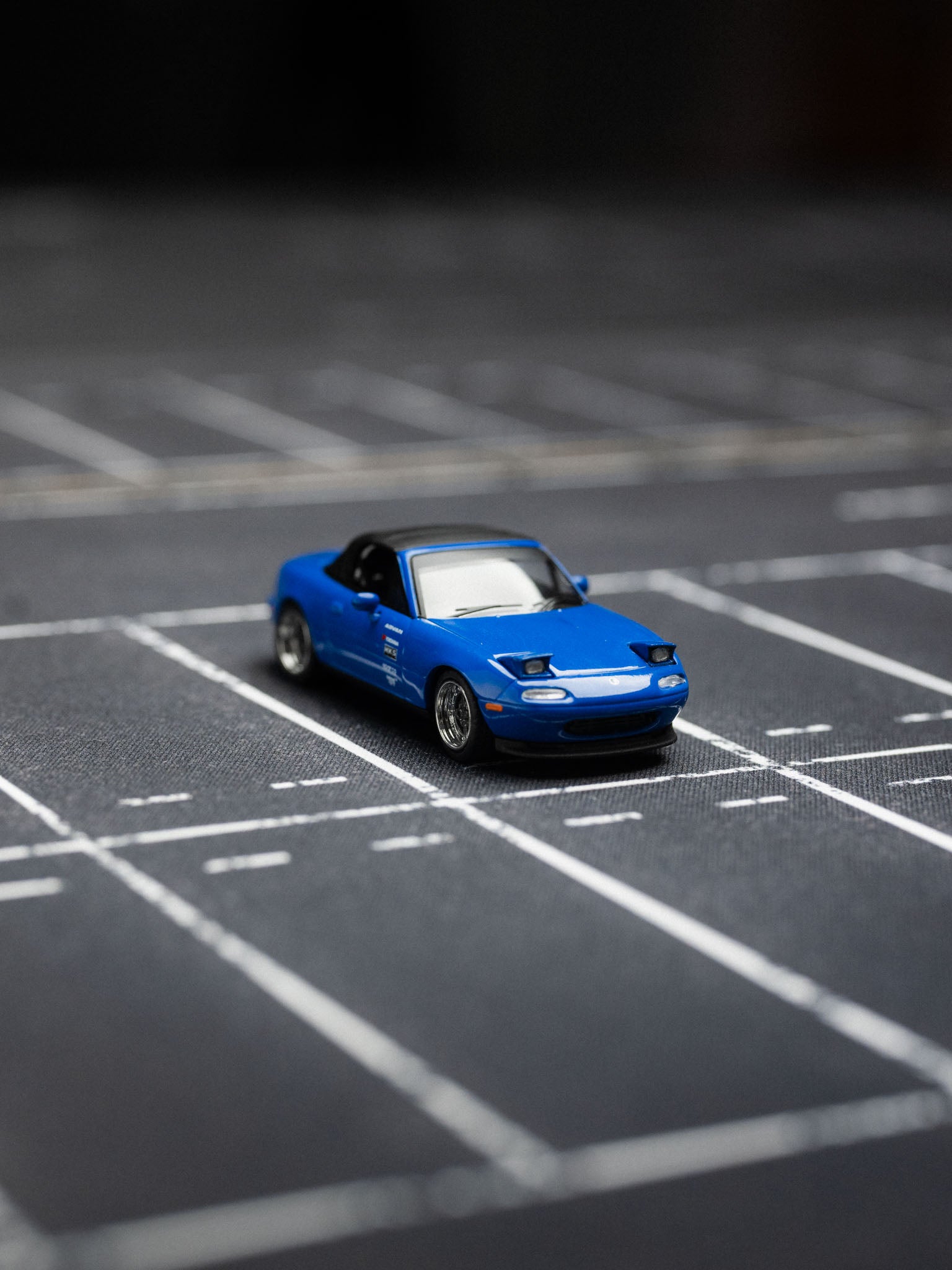 MINI GT: 1/64 Mazda Miata MX-5 (NA) Tuned Version 6.75 Dark Blue RHD