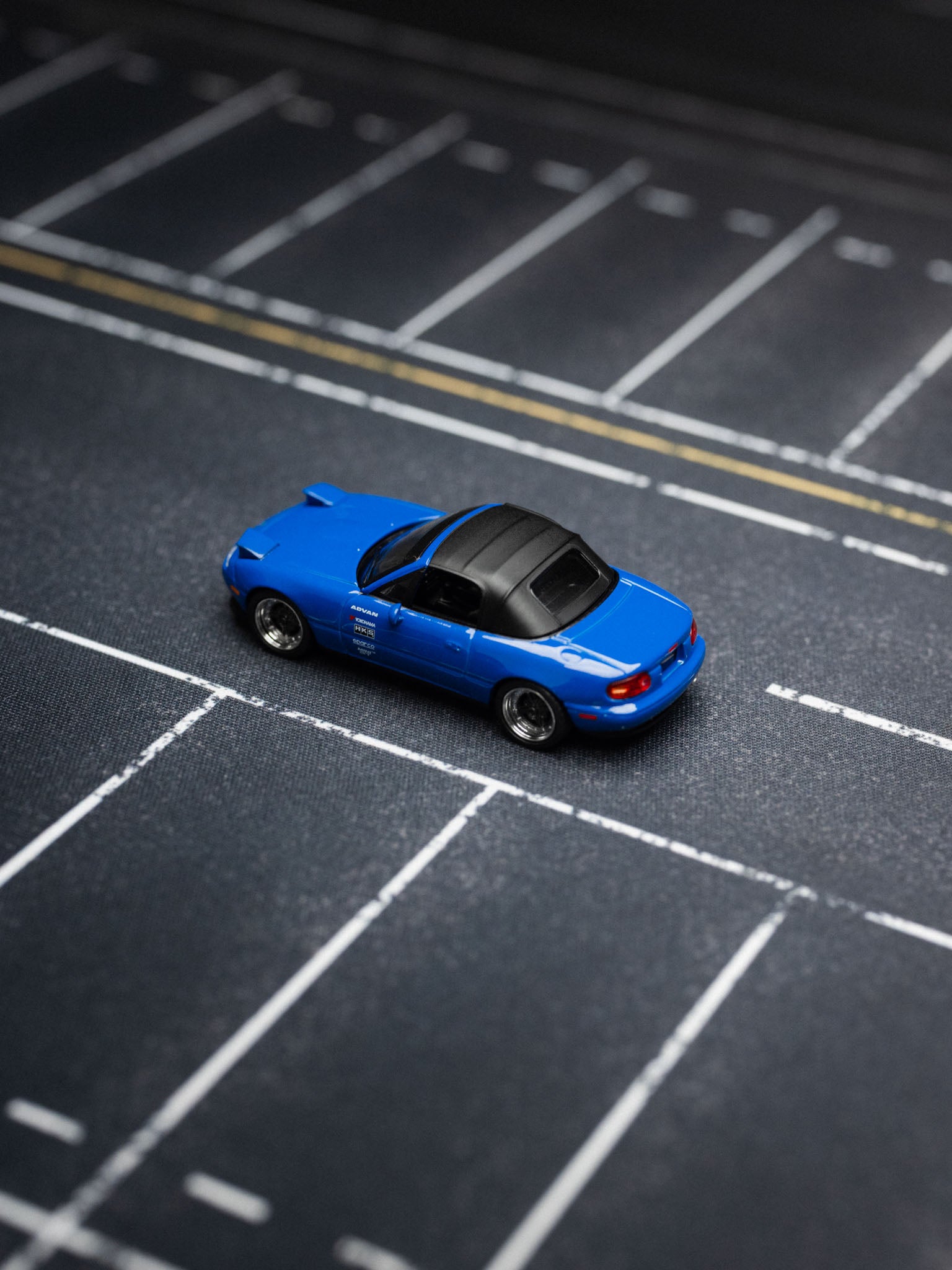 MINI GT: 1/64 Mazda Miata MX-5 (NA) Tuned Version 6.75 Dark Blue RHD