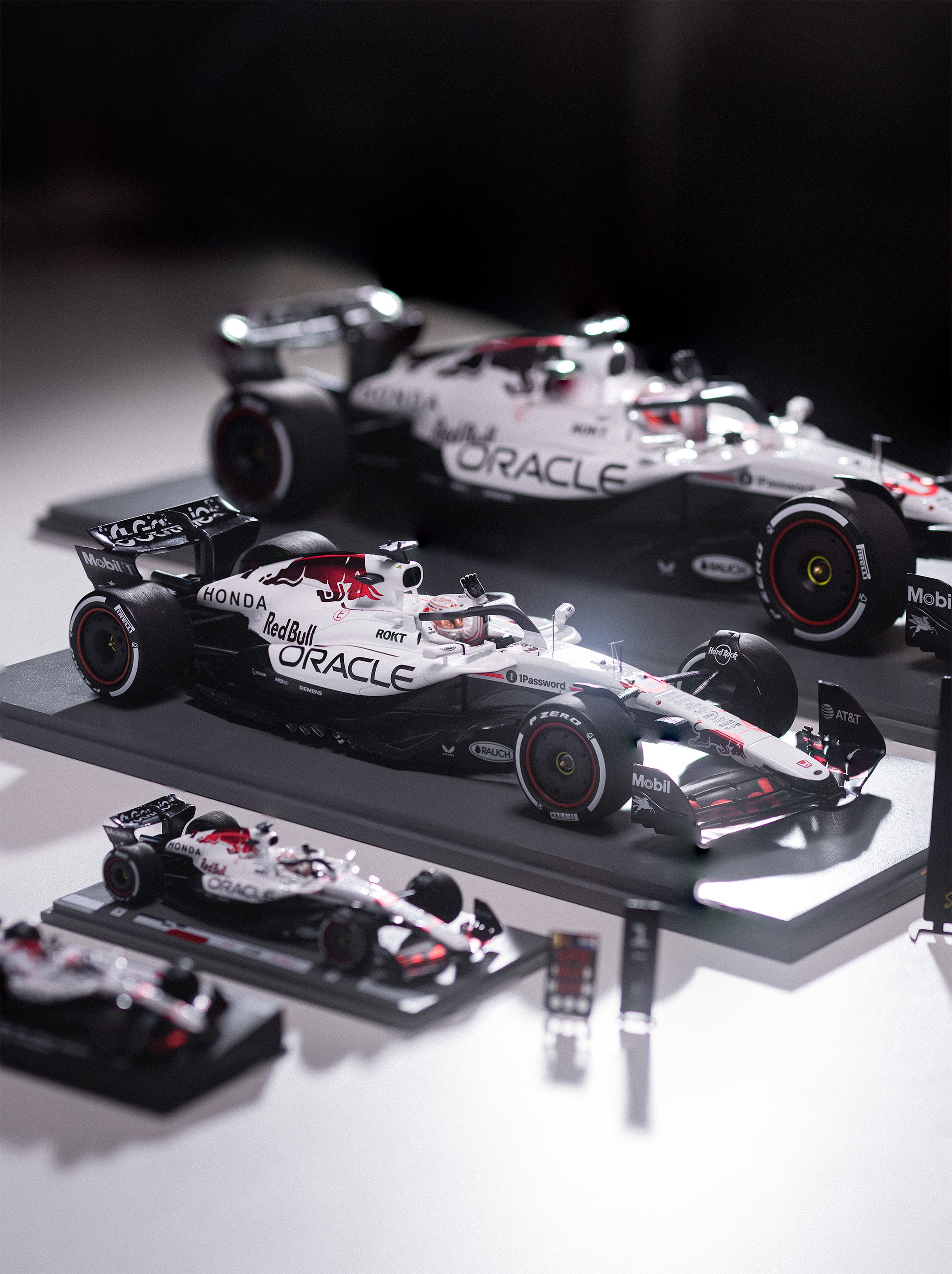 ( Whole scale ) 2025 MAX VERSTAPPEN JAPANESE GP WINNER #1 RED BULL RB21