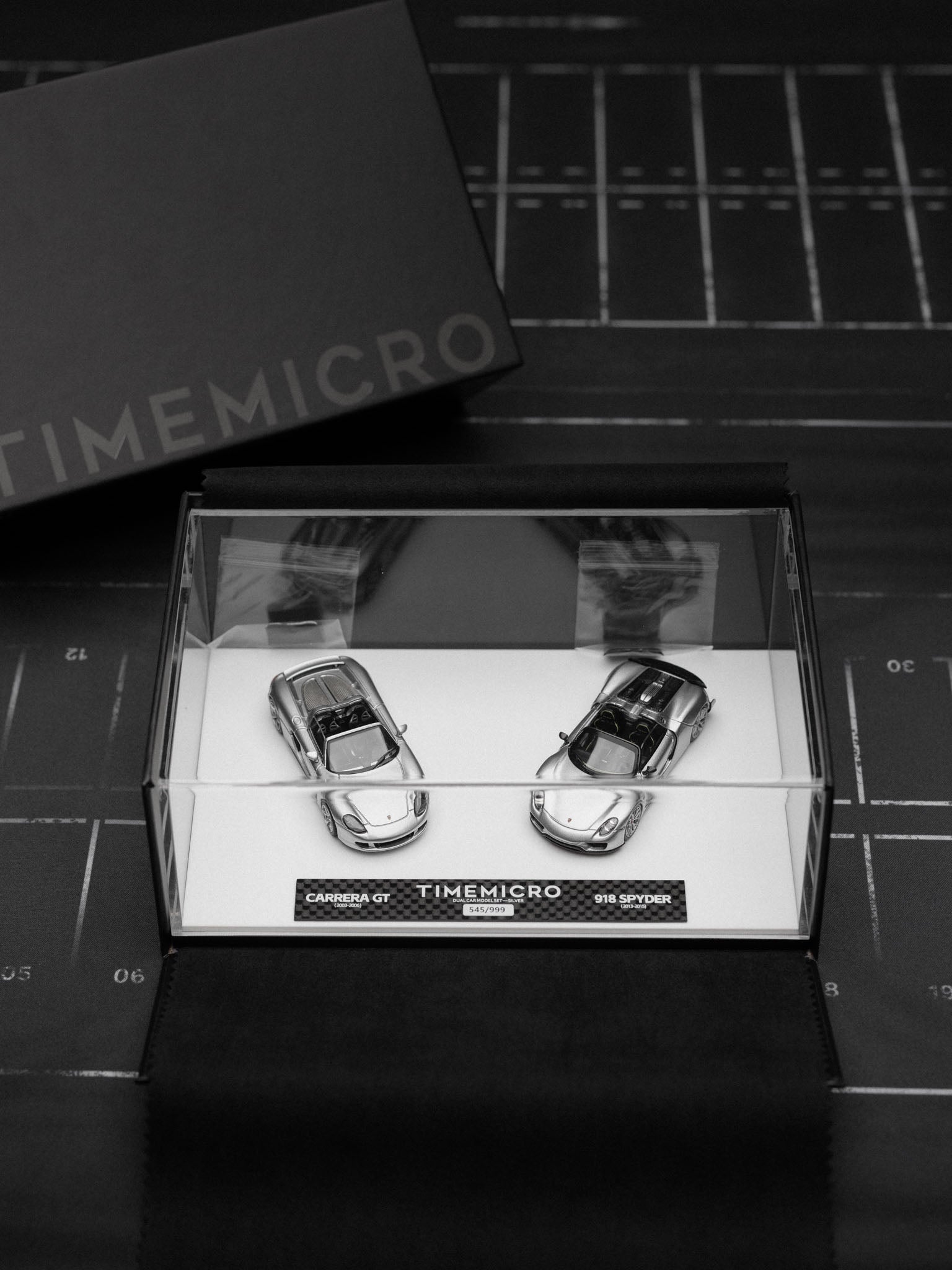 TIME MICRO 1:64 Porsche Carrera GT & 918 Spider