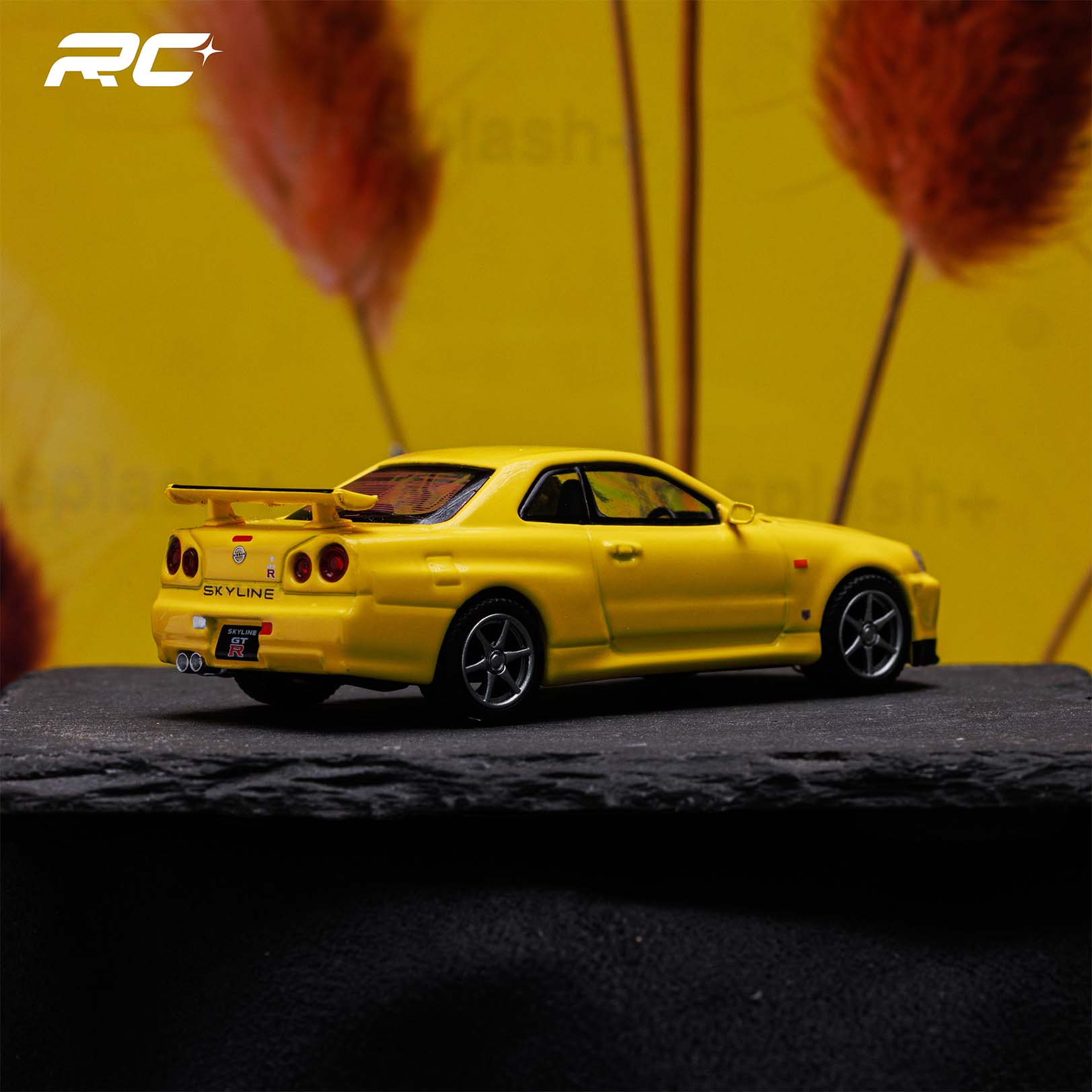 MINIGT 1:64 Nissan Skyline GT-R (R34) V-Spec Lightning Yellow